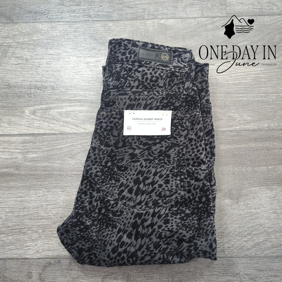 AG Adriano Goldschmied Farrah Skinny Ankle Jeans Animal Print NWT Size 26 (2)