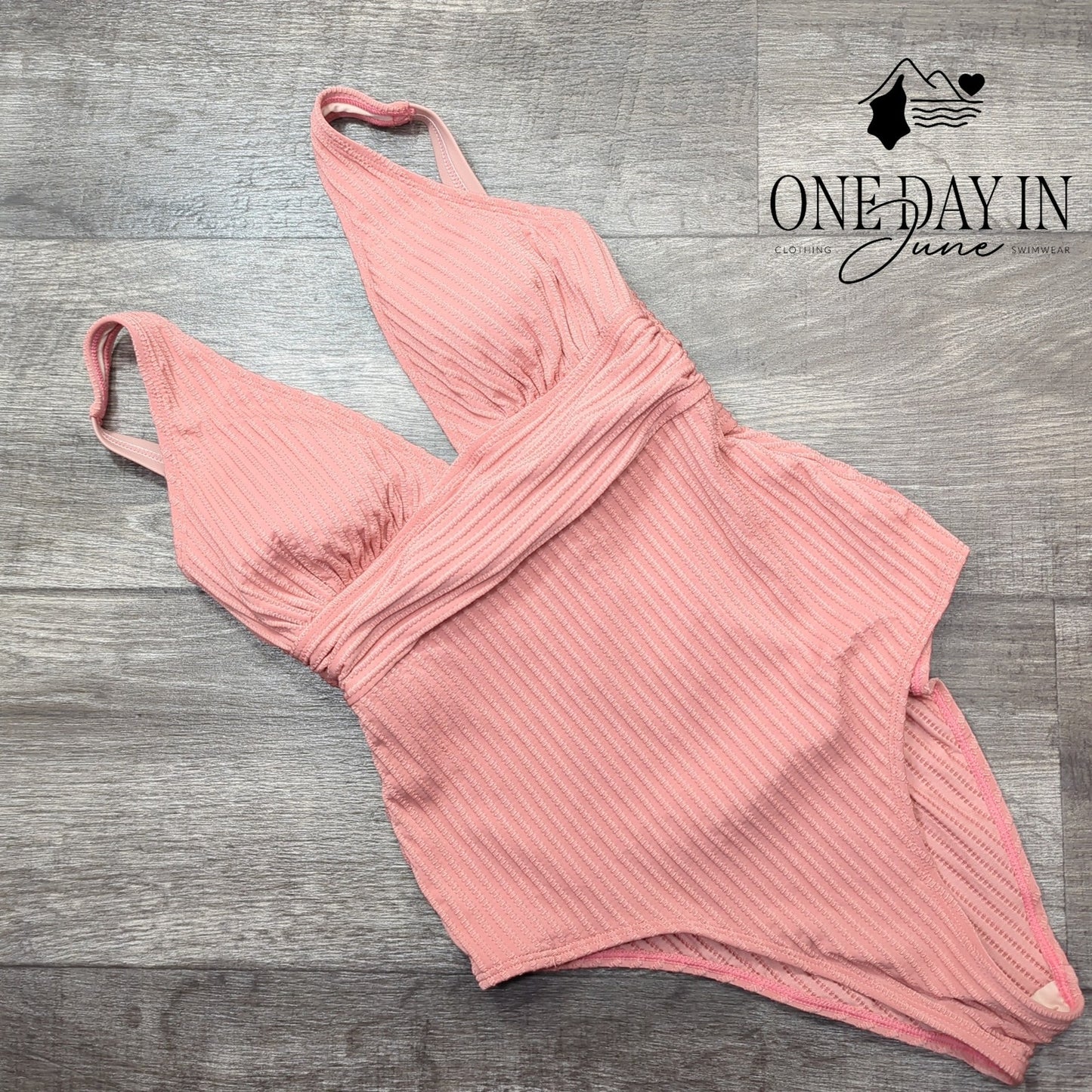 Cupshe Textured V Neck One Piece Swimsuit Size S