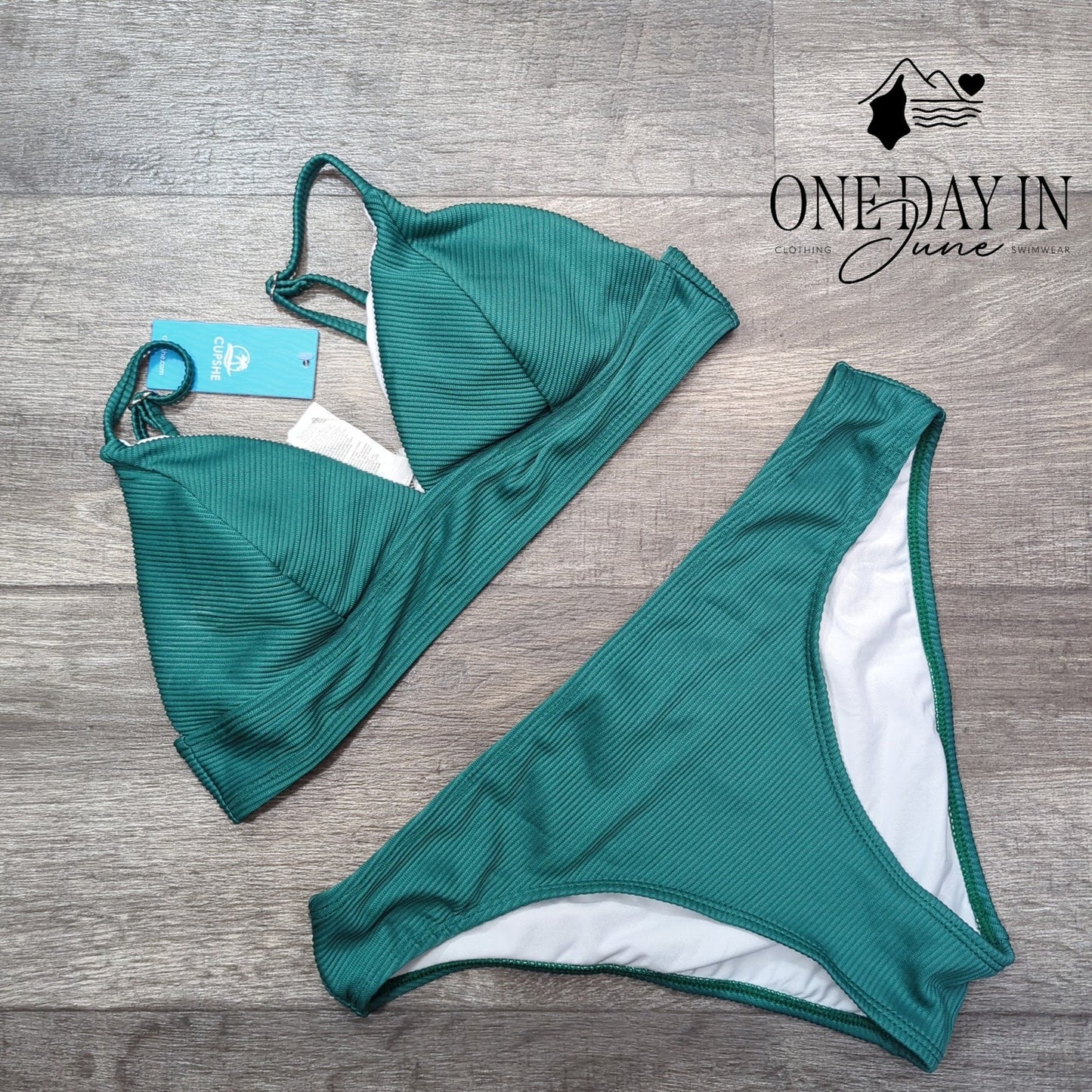 Cupshe V Neck Ribbed One Piece Swimsuit Size M