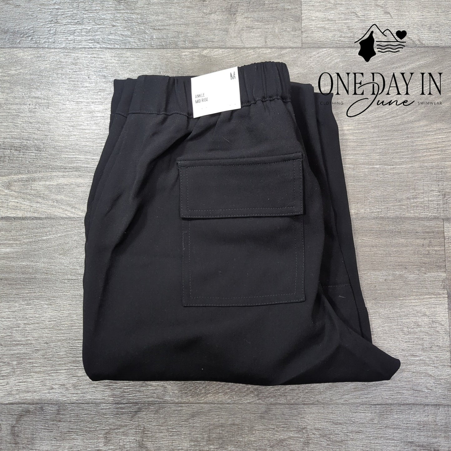 Express Mid Rise Ankle Cargo Pants Size M