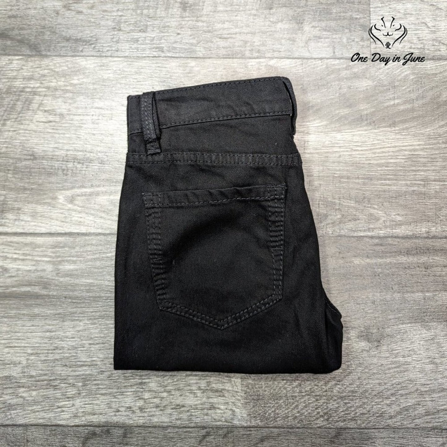 BCBGMaxazria Ankle Jeans Size 2