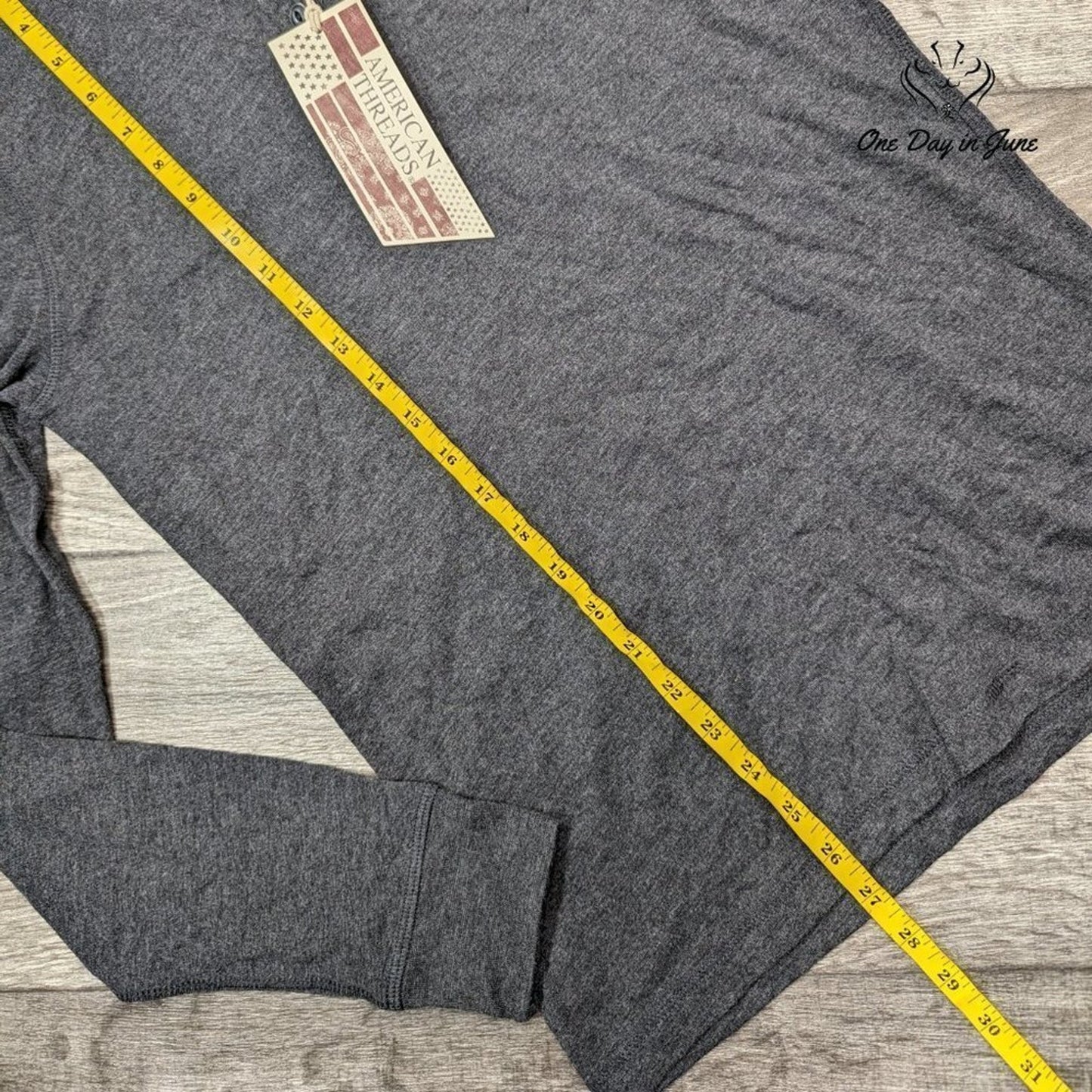 American Threads Long Sleeve Tee Shirt Size S