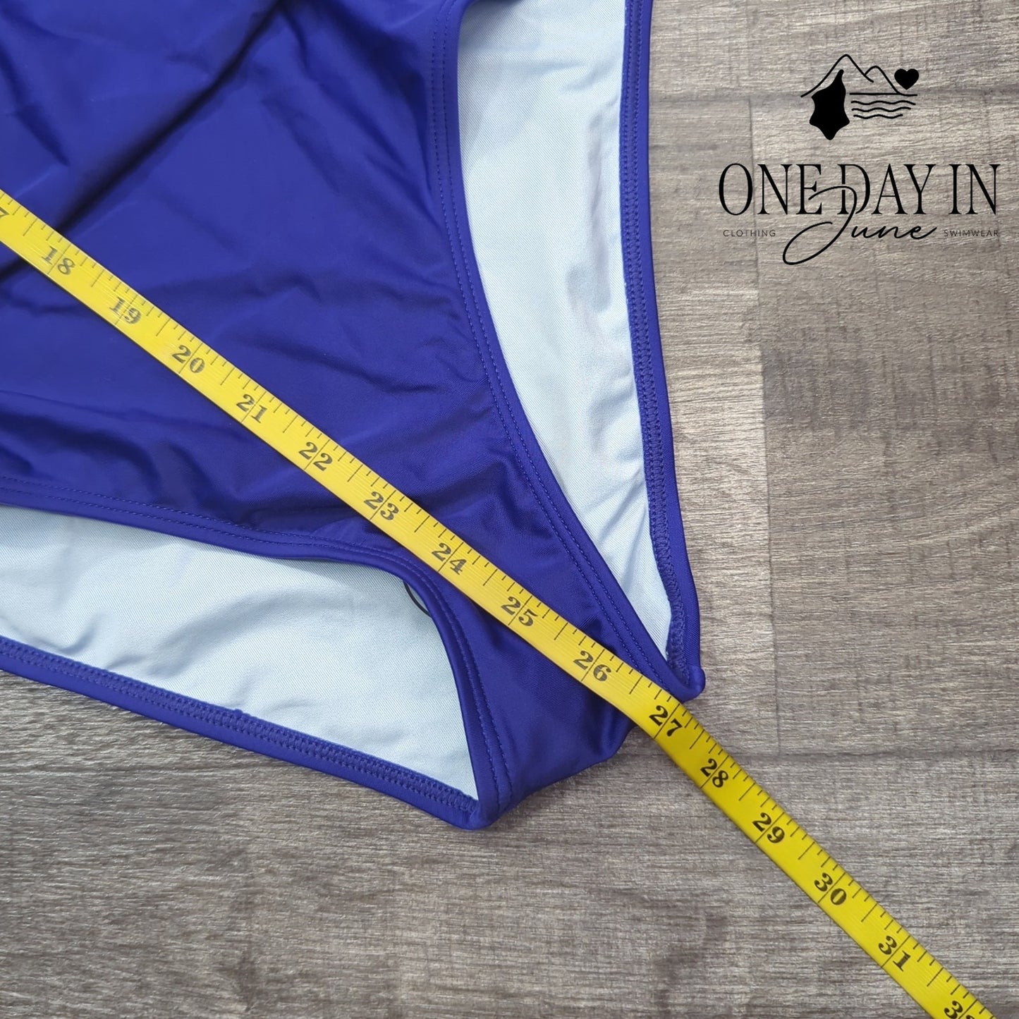 Cupshe Cross Front Keyhole One Piece Swimsuit Size L