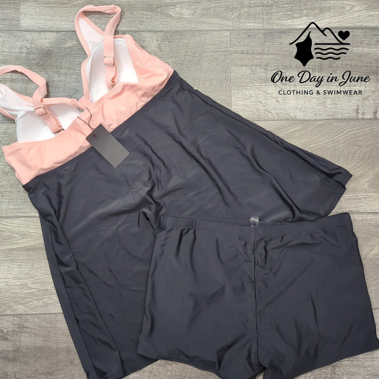 Daci Plus Size Knot Front Boyshort Tankini Swimsuit Size 16W