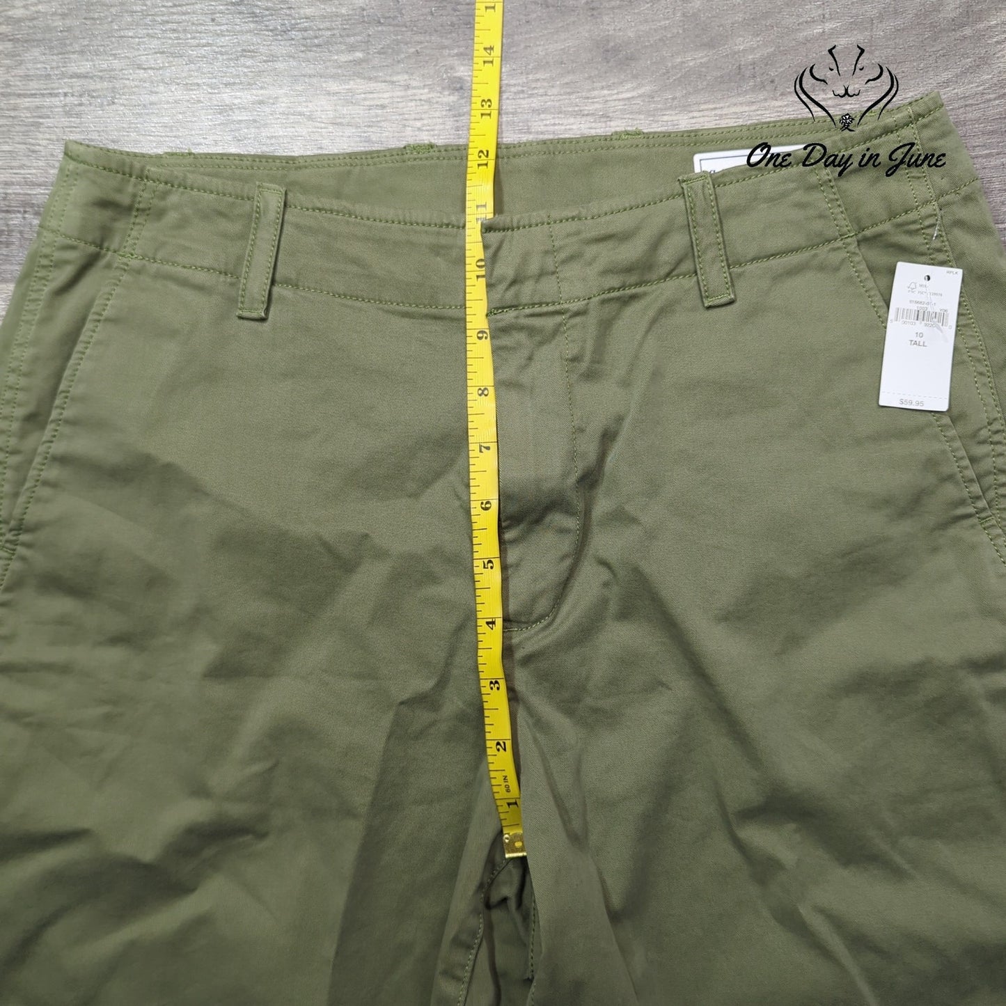 Gap 7" Downtown Khaki Short Size 10
