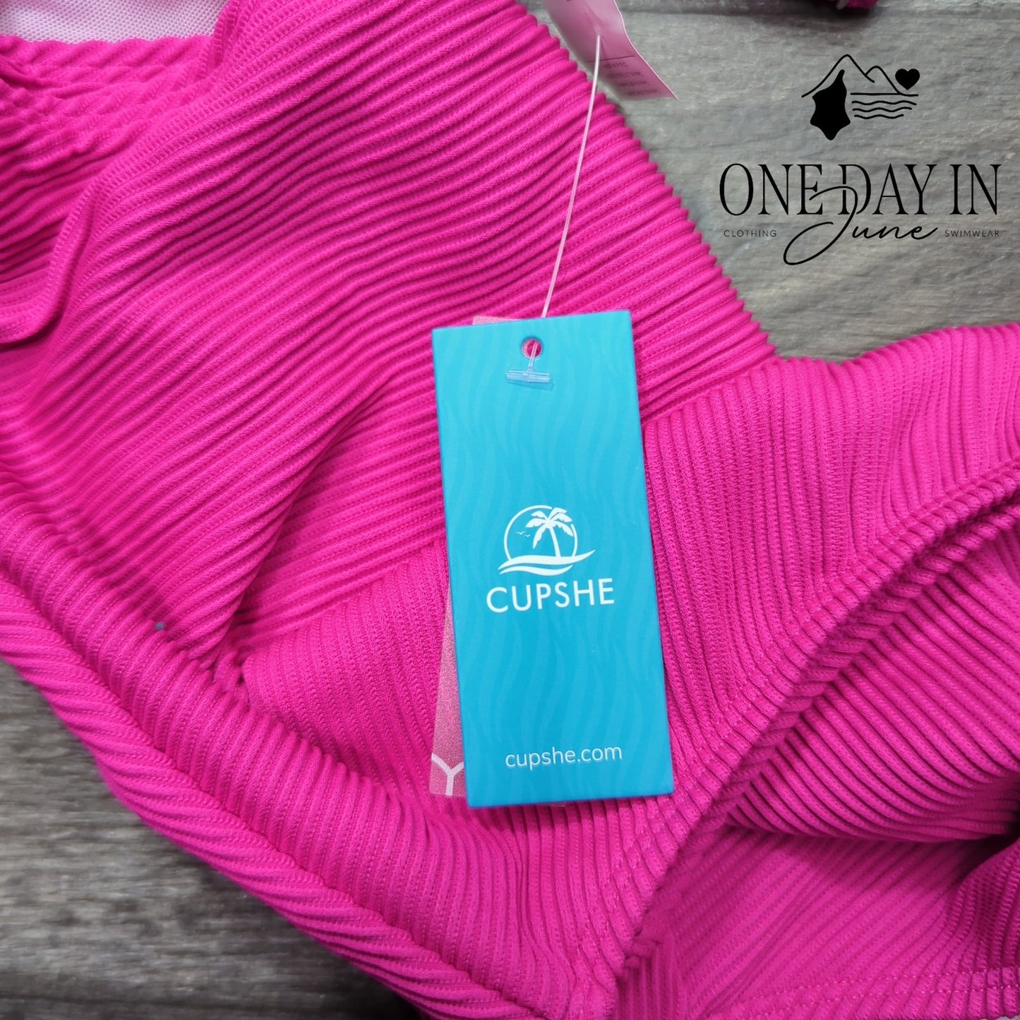 Cupshe Textured One Piece Swimsuit Size XS