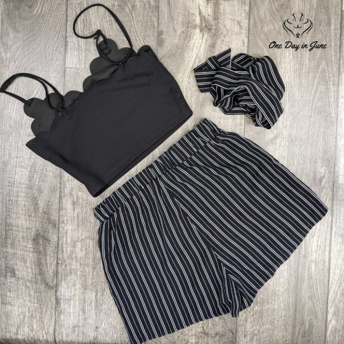 MakeMeChic Summer Cami Crop Top with Shorts Size XS