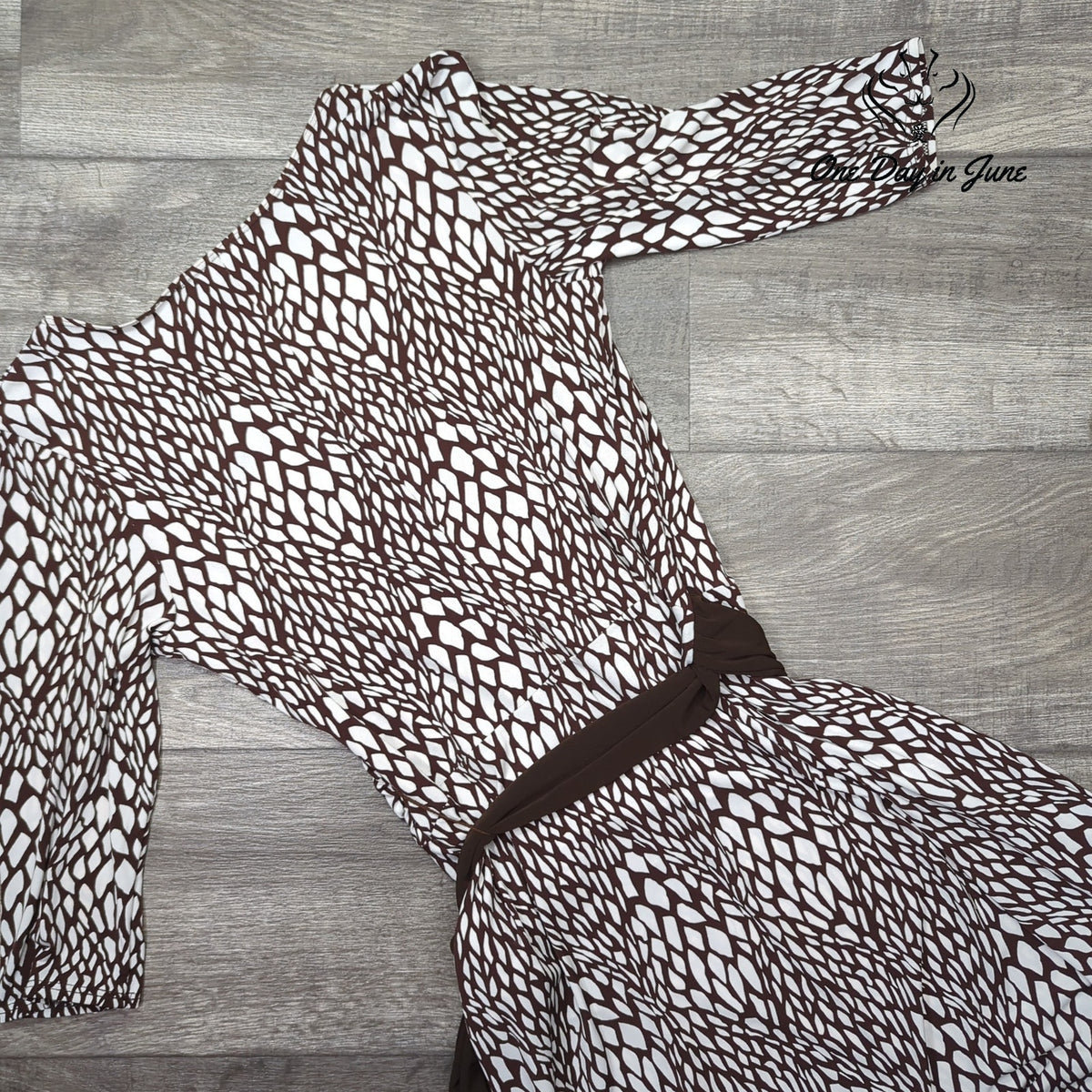 AGB Petite Abstract Print Faux Wrap Belted Midi Dress Brown White NWT Size 8P