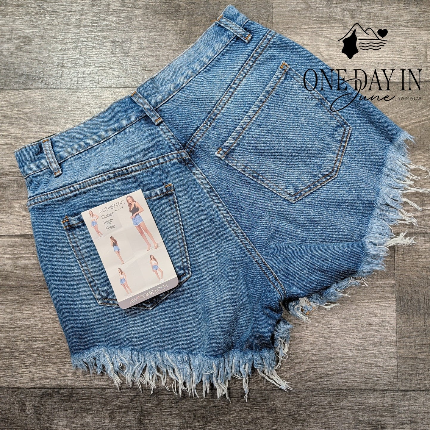Simple Society Juniors Authentic Super High Rise Fray Shorts Size 7