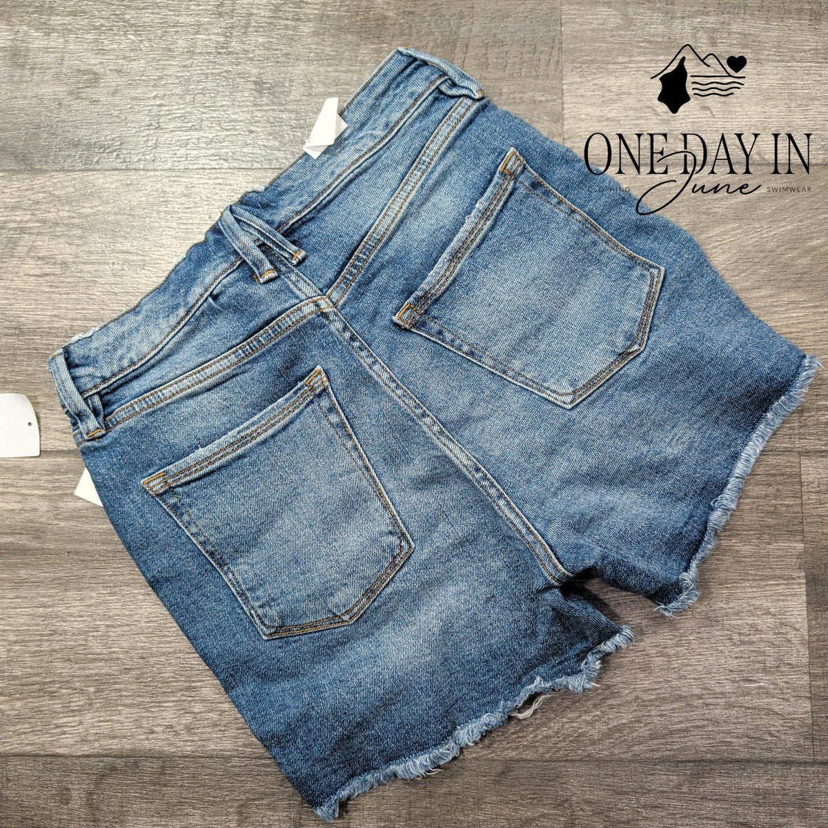 Good American Cut Off Denim Shorts Distressed Frayed Hem NWT Size 2