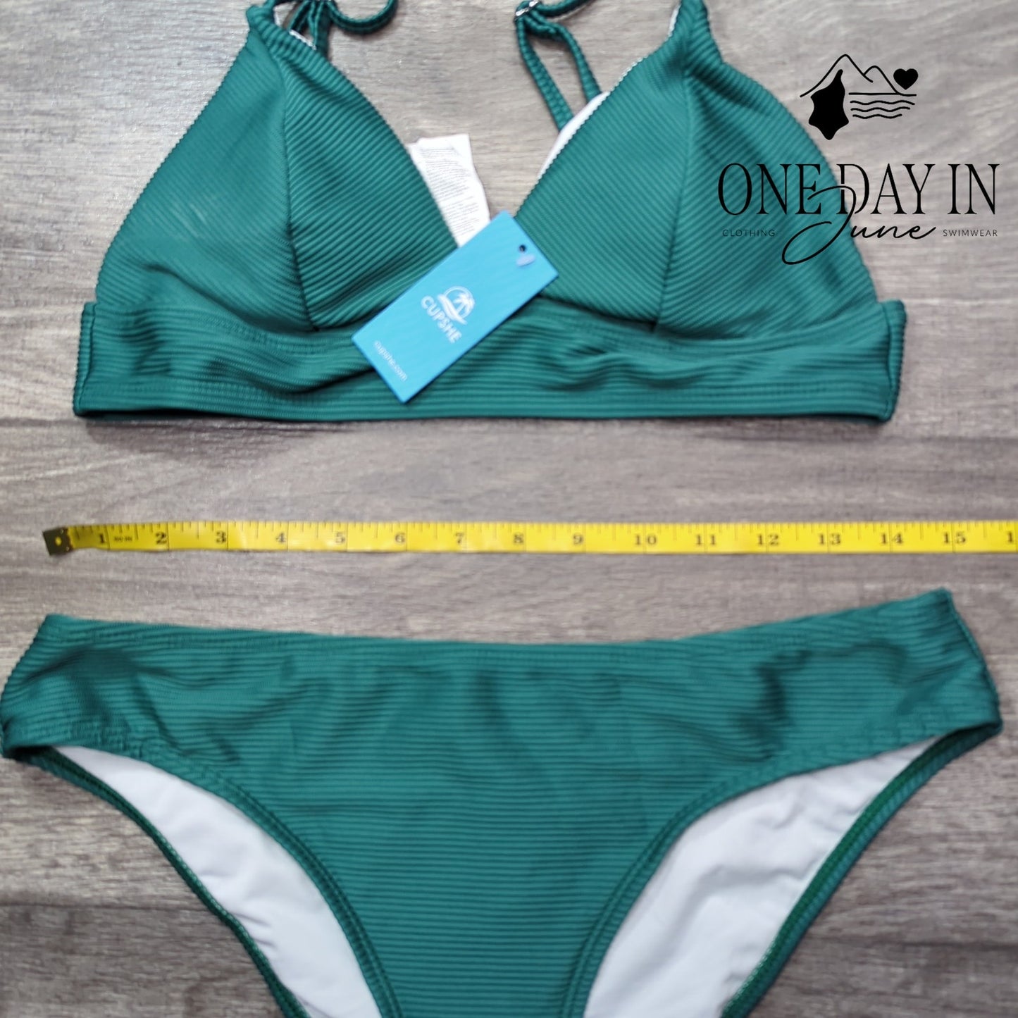 Cupshe V Neck Ribbed One Piece Swimsuit Size M