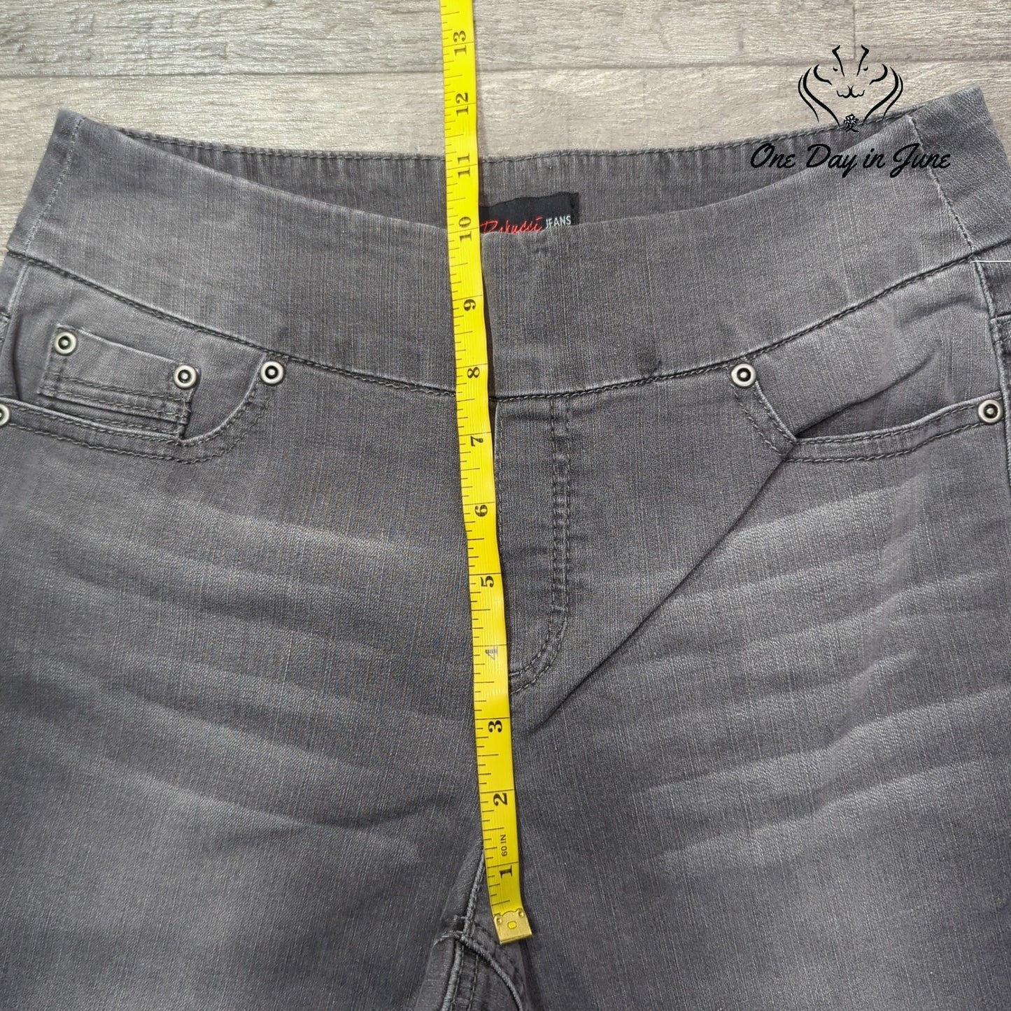 Rekucci Ease Into Comfort Capri Jeans Size 8