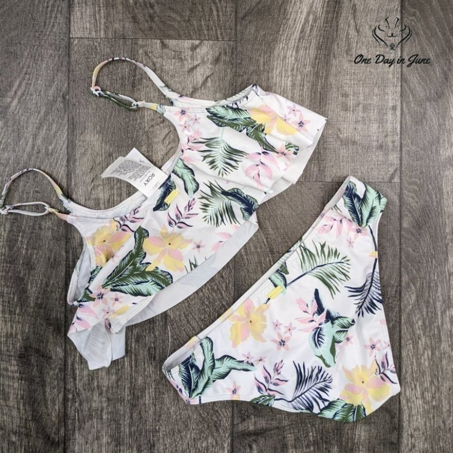 Reef Lovely Senorita Flutter Two Piece Swimsuit Size 16