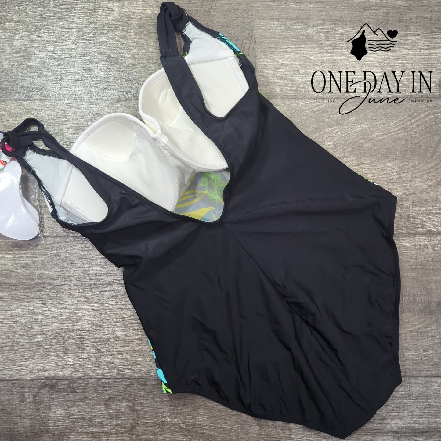 Merry Style Plus Size Molded Cup One Piece Swimsuit Size 4XL