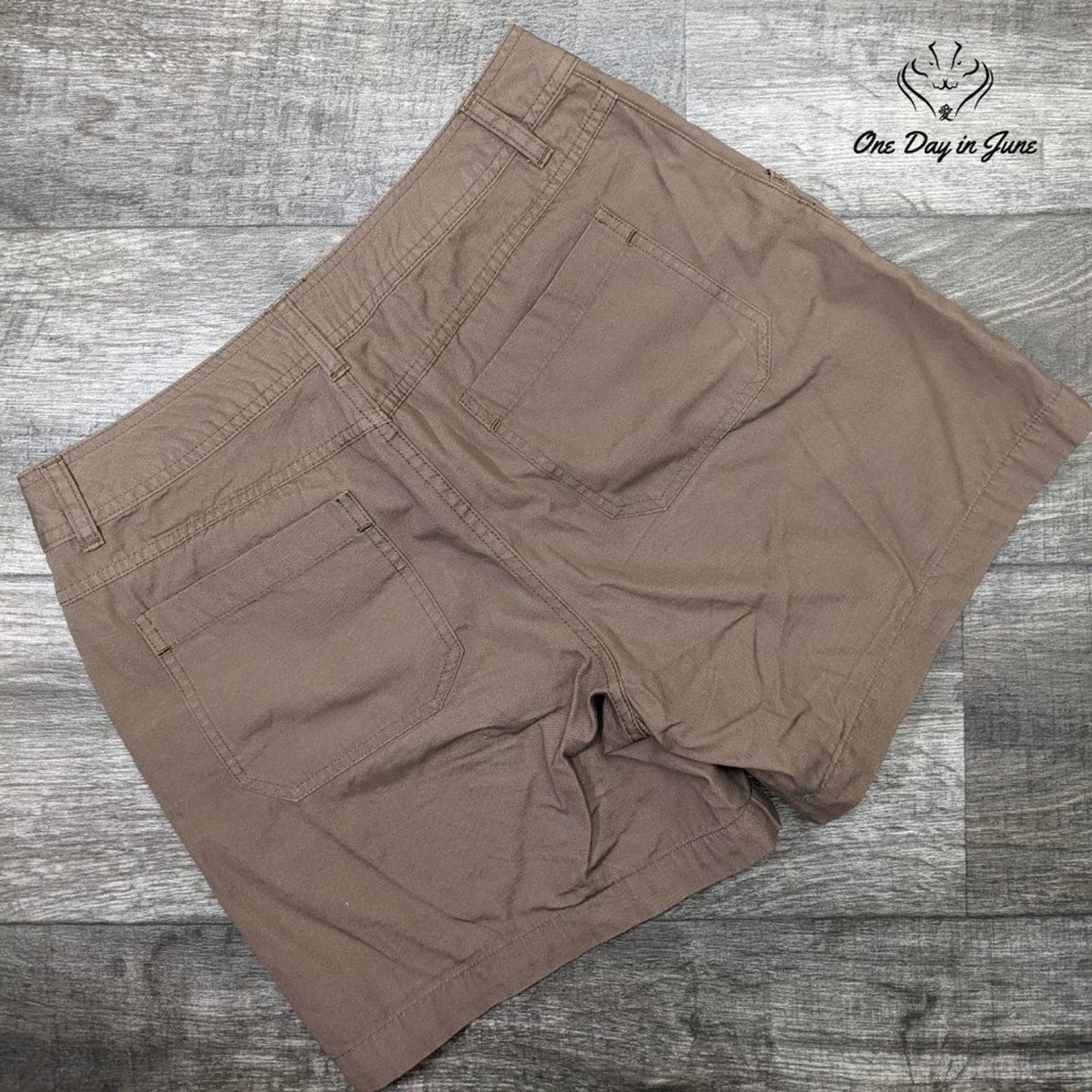 Cherokee Flat Front Shorts Size 8