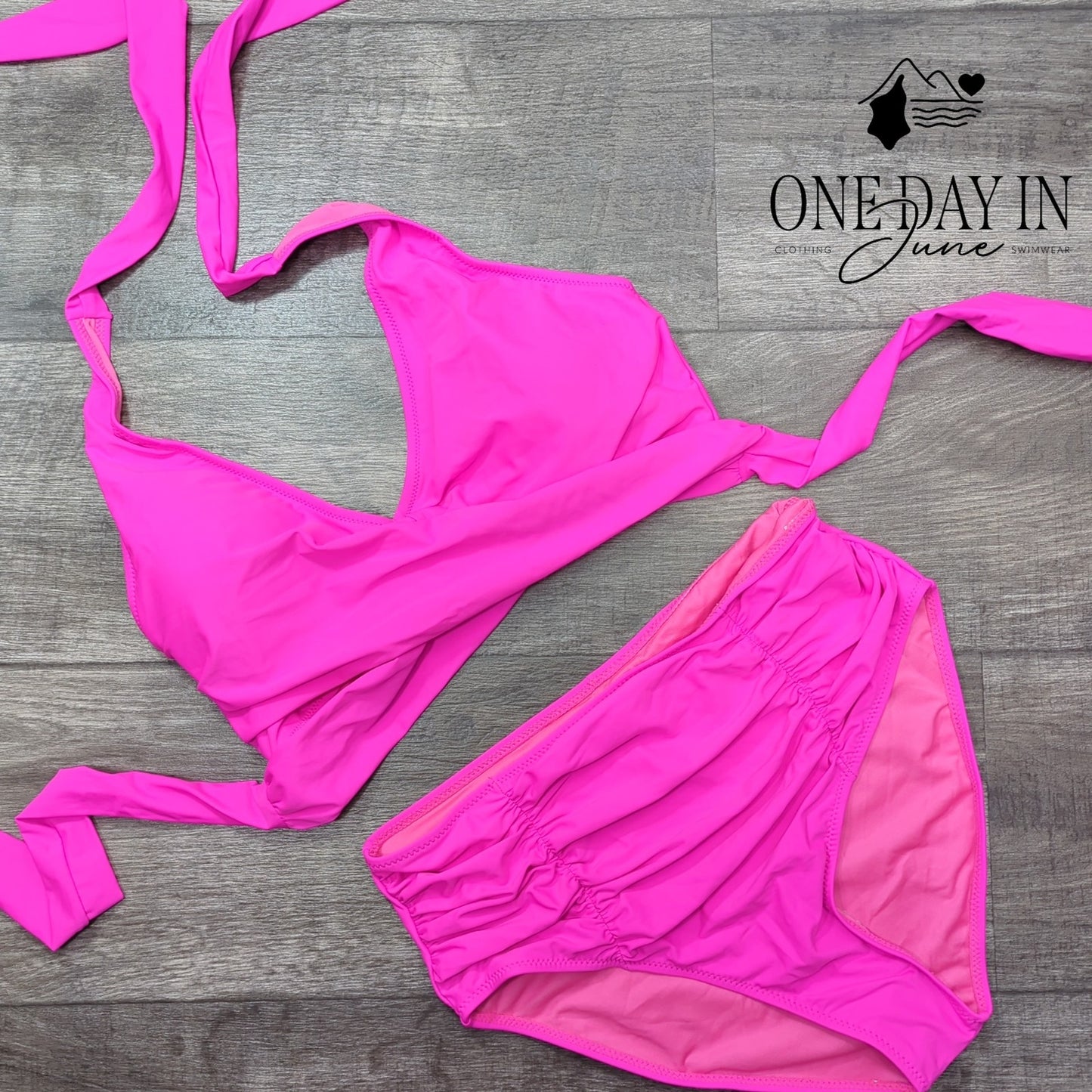 Blooming Jelly Halter Cross Front Tie Ruched Bikini Swimsuit Size L