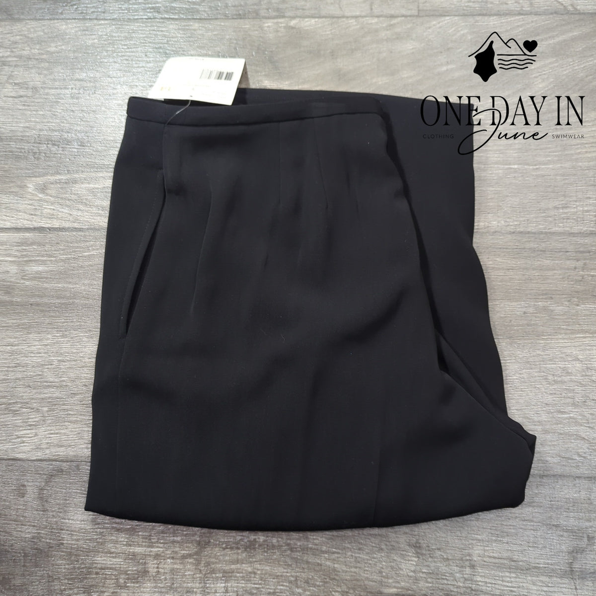 Liz Claiborne Modern Status Dress Pants Petite Black Straight Leg NWT Size 14