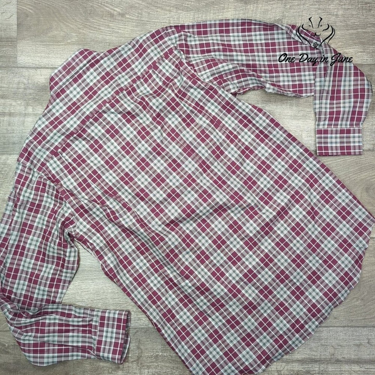 Kirkland Button Down Long Sleeve Shirt Size M