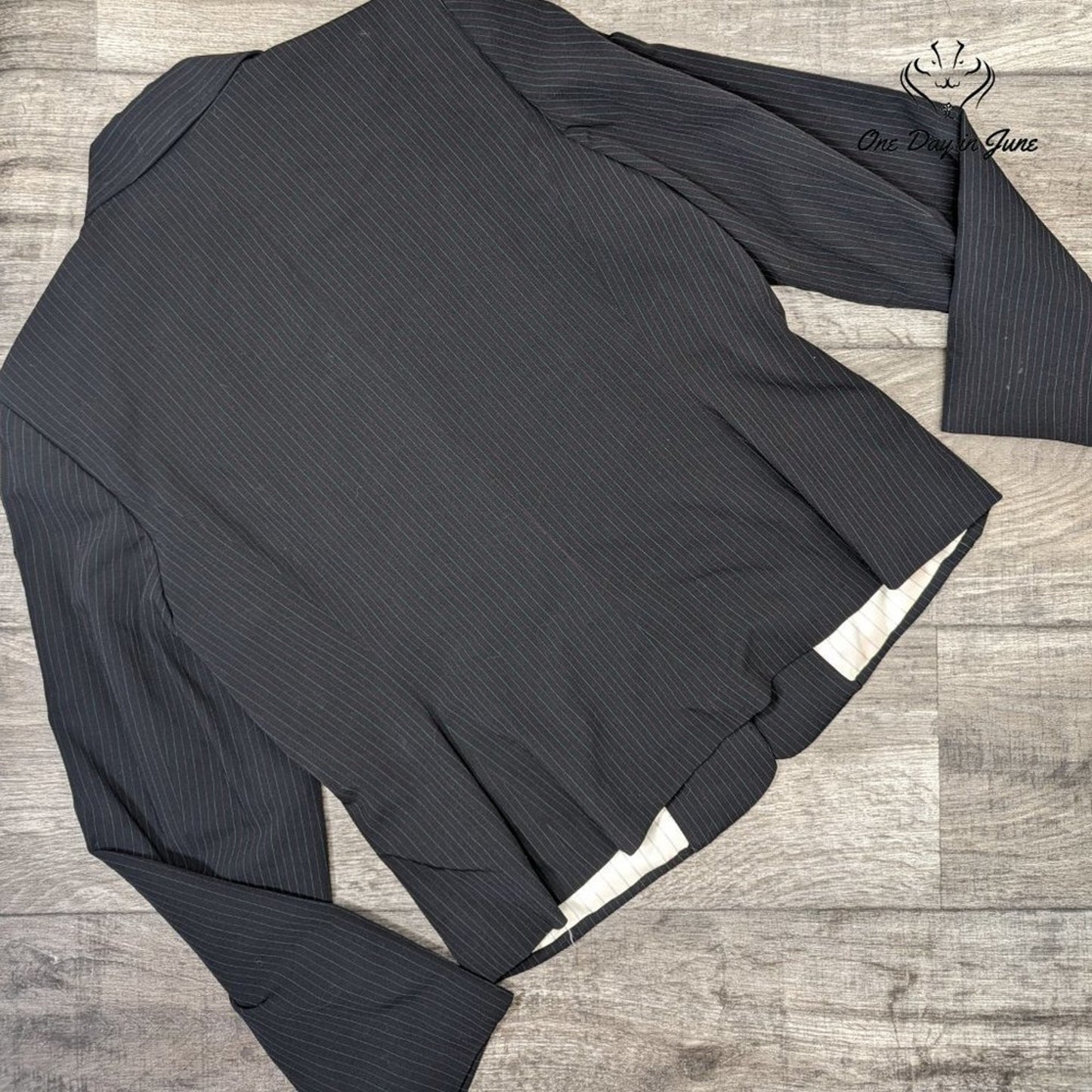 Tapemeasure Pin Stripe 3 Button Blazer Size 16