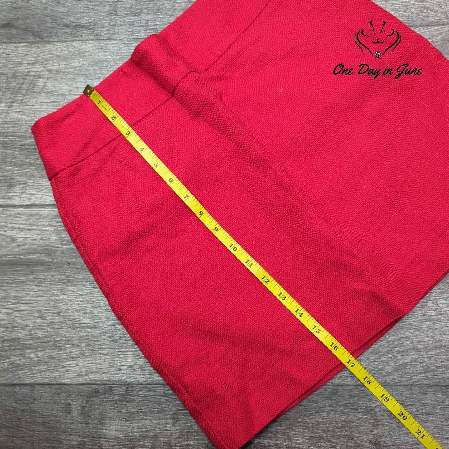 Loft Textured 2 Pocket Mini Skirt Size 2