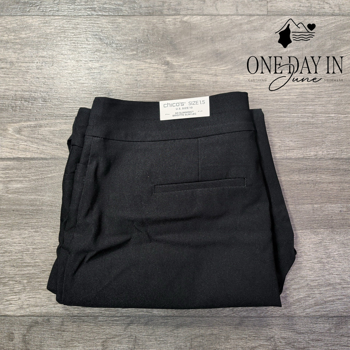 Chico's So Slimming Brigitte Rivet Capri Crop Pants Black NWT Size (10)