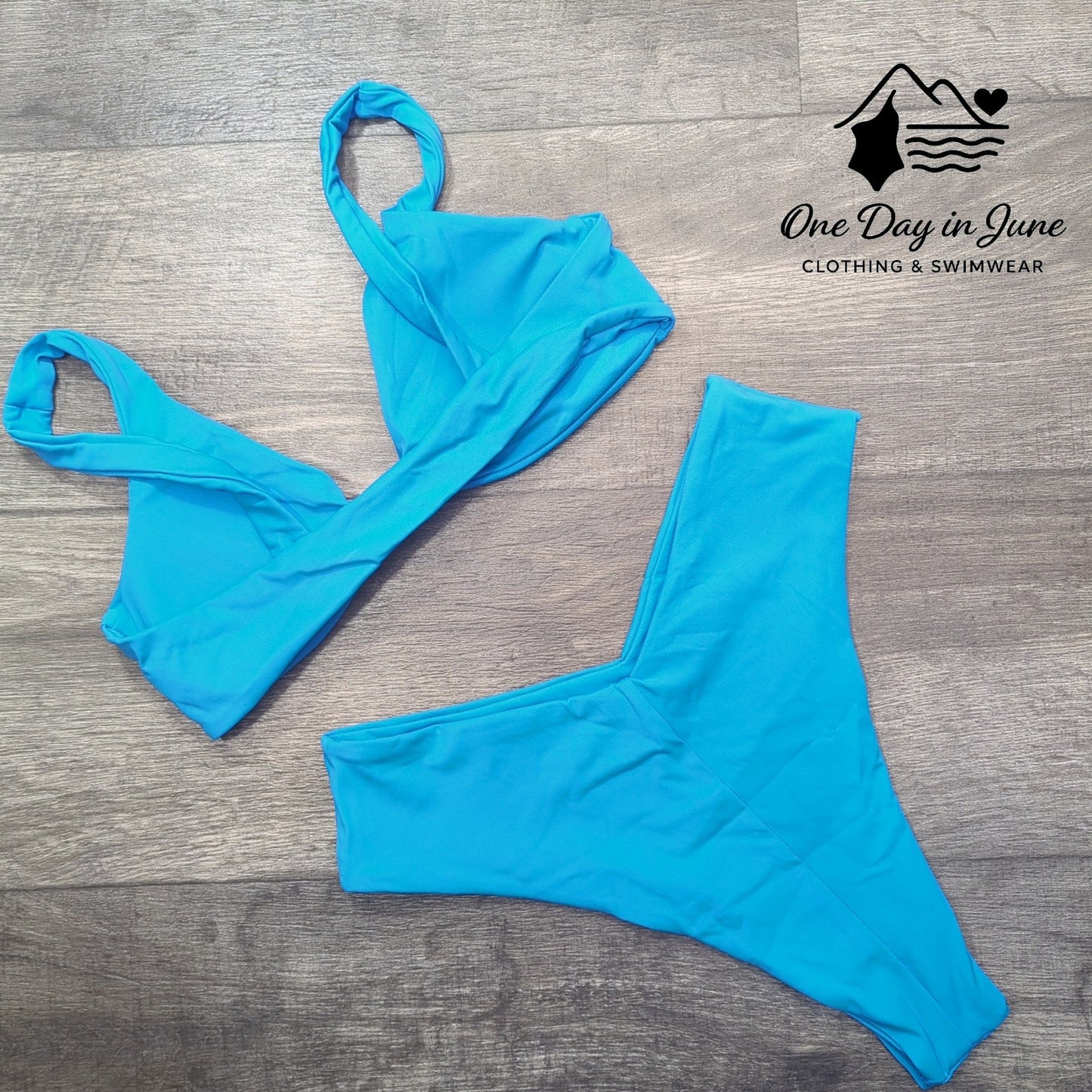 Charmleaks High Cut Cheeky Bikini Swimsuit Size M