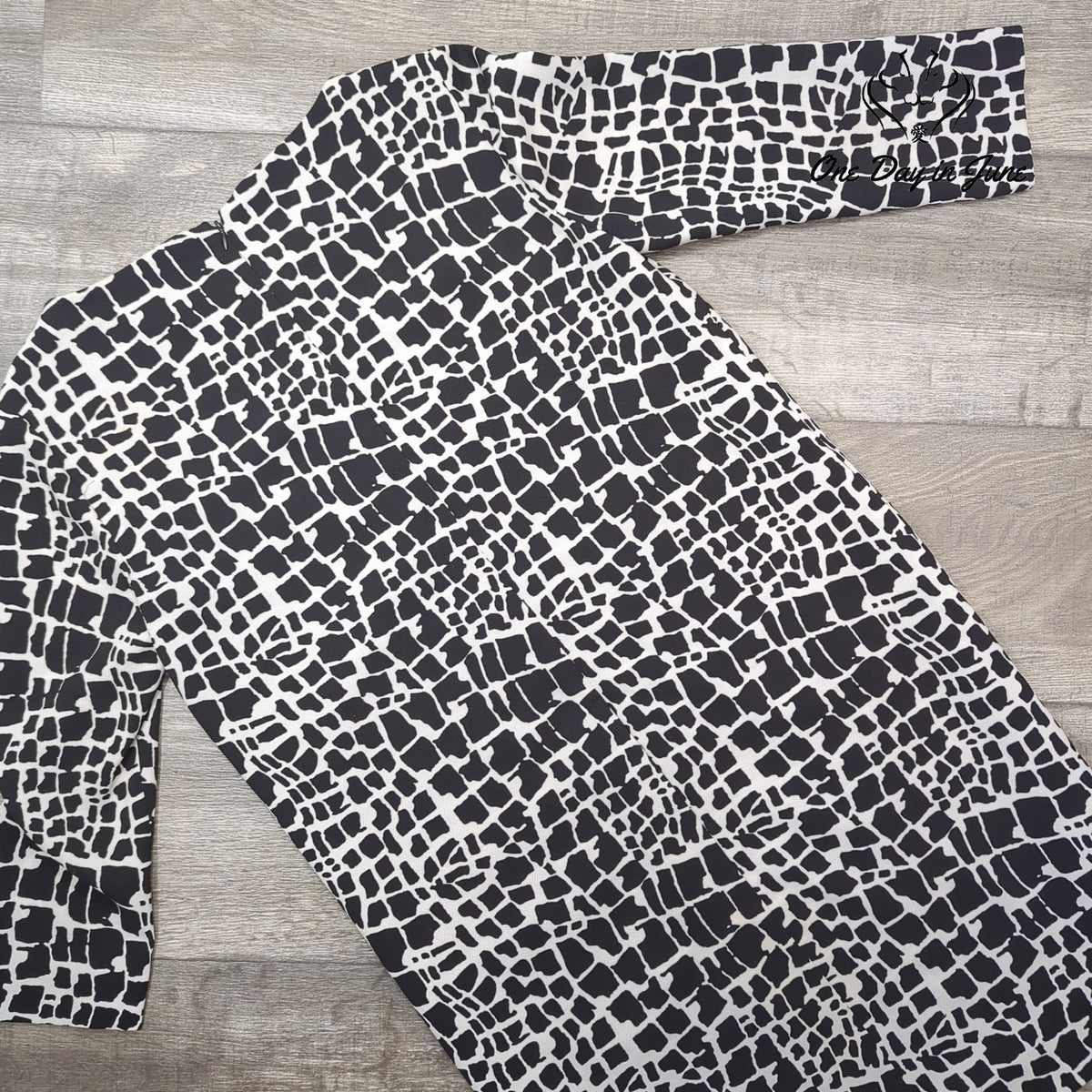 Tahari Arthur S Levine Long Sleeve Mini Dress Black White Print Size 6