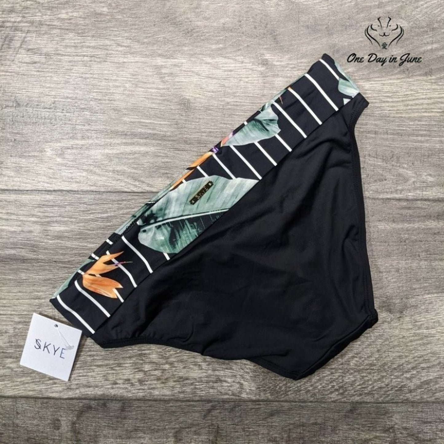 Skye Standard Mid Waist Full Coverage Bikini Bottom Size XS