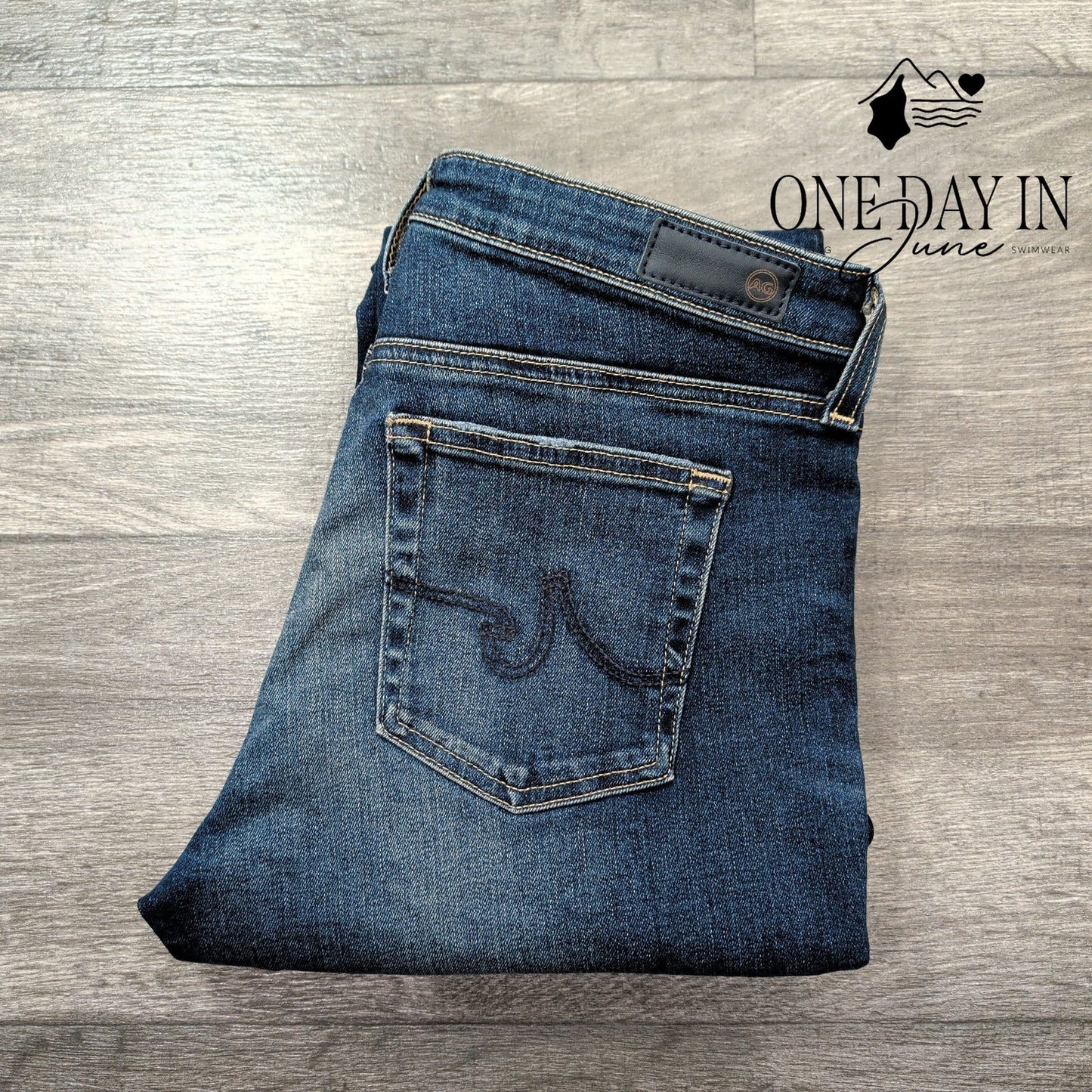 AG Adriano Goldschmied The Prima Cigarette Crop Jeans Size 8