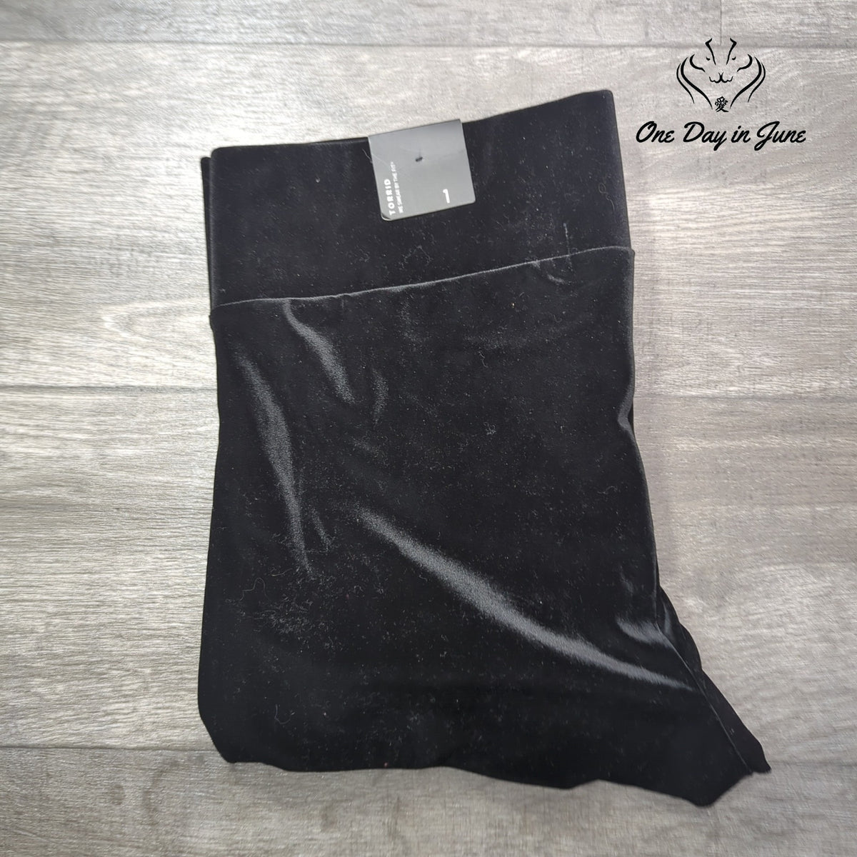 Torrid Velvet Pixie Skinny Pants Black Pull On NWT Size 1X