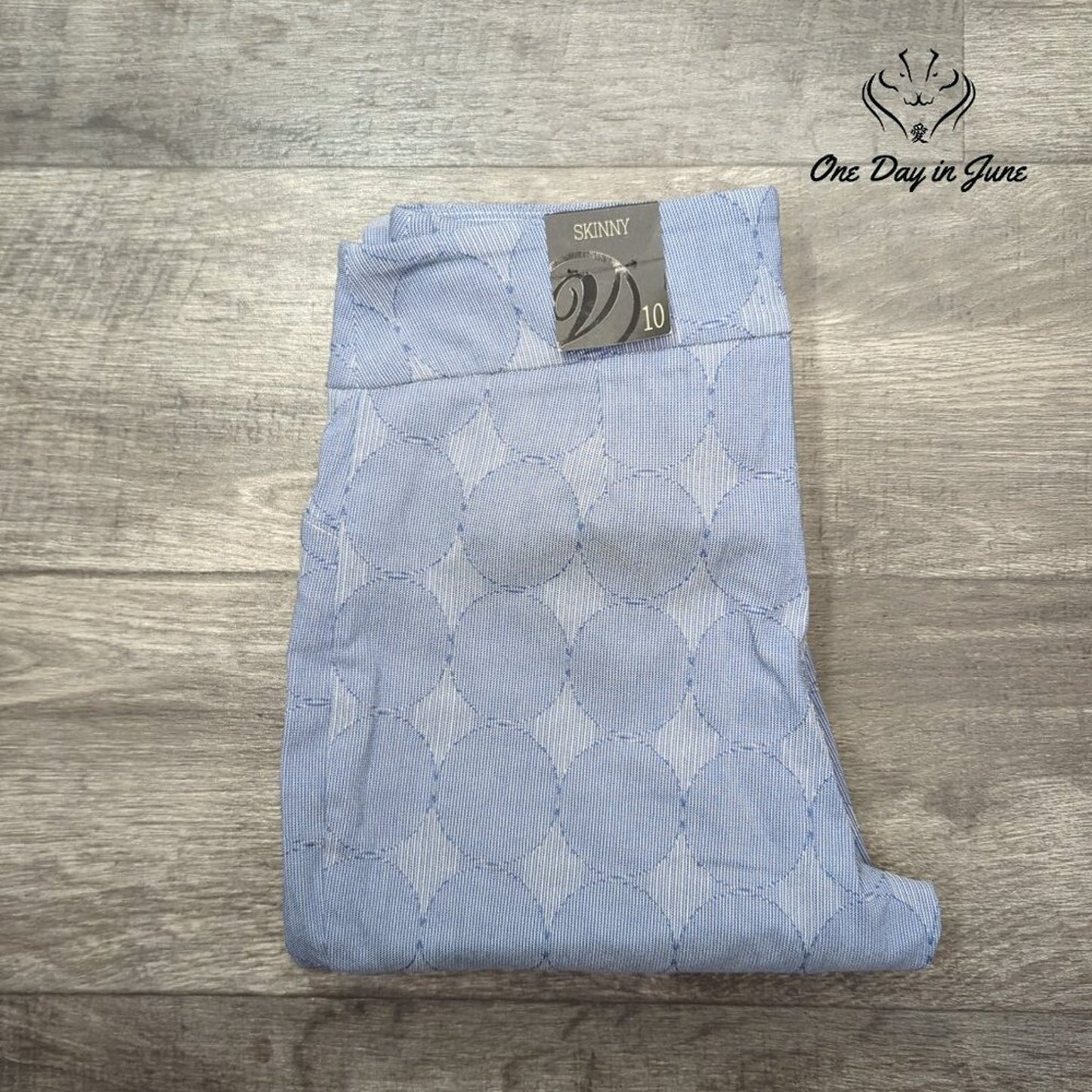 Versona Modern Skinny Pants Blue White Geometric Stretch Pull On NWT Size 10
