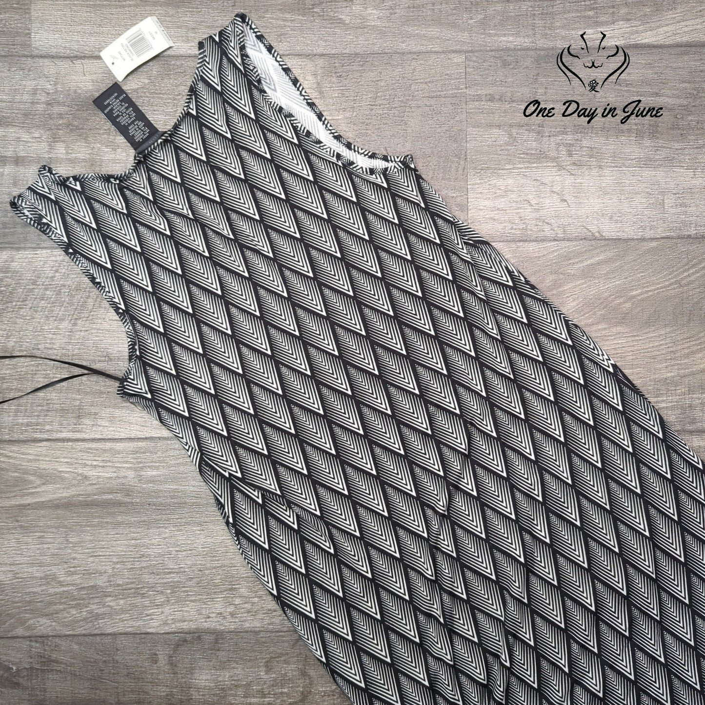 Design History Sleeveless Chevron Midi Dress Black White Asymmetrical NWT Size M
