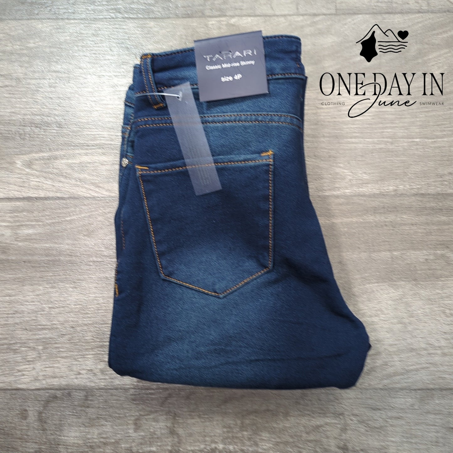 Tahari Classic Mid Rise Skinny Jeans Size 4P
