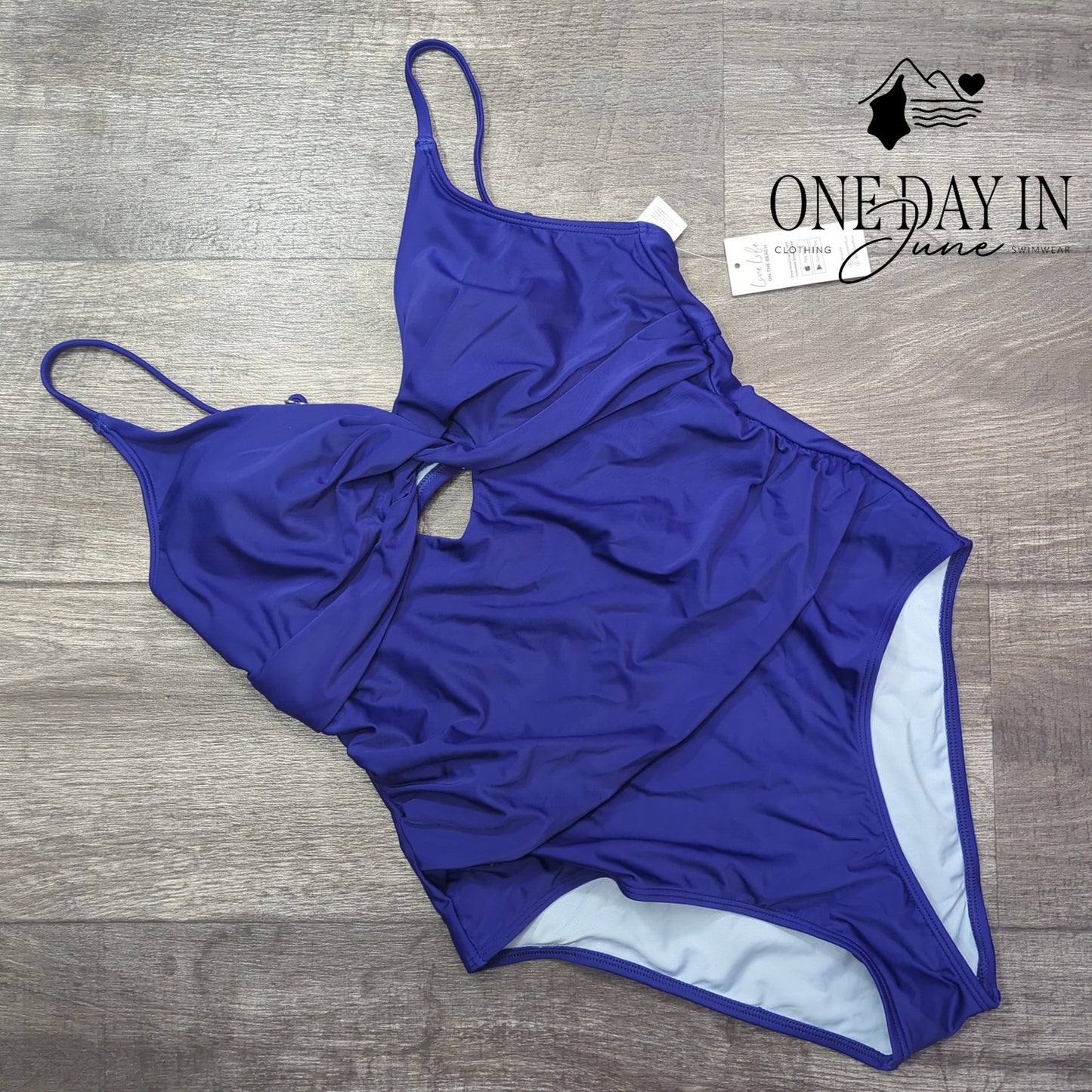 Cupshe Cross Front Keyhole One Piece Swimsuit Size L