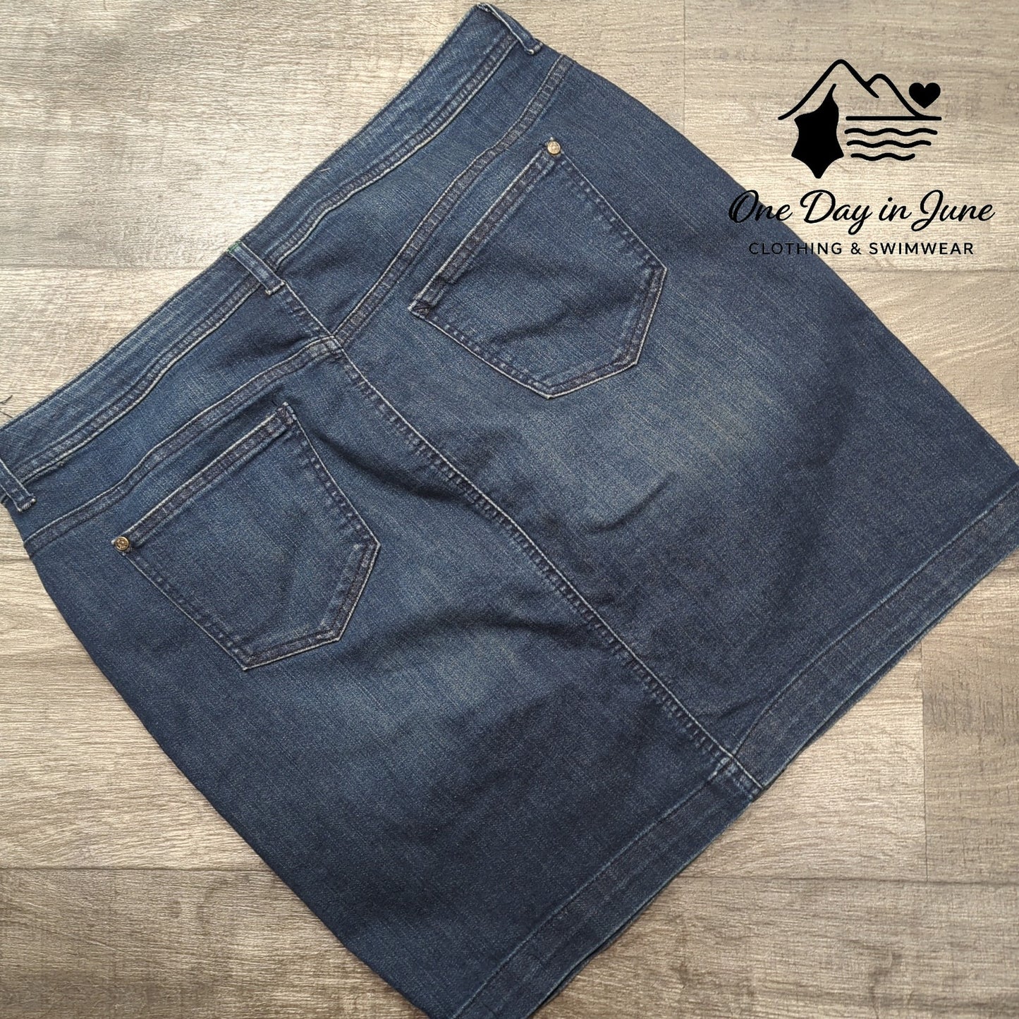Tommy Hilfiger Button Front Denim Skirt Size 14