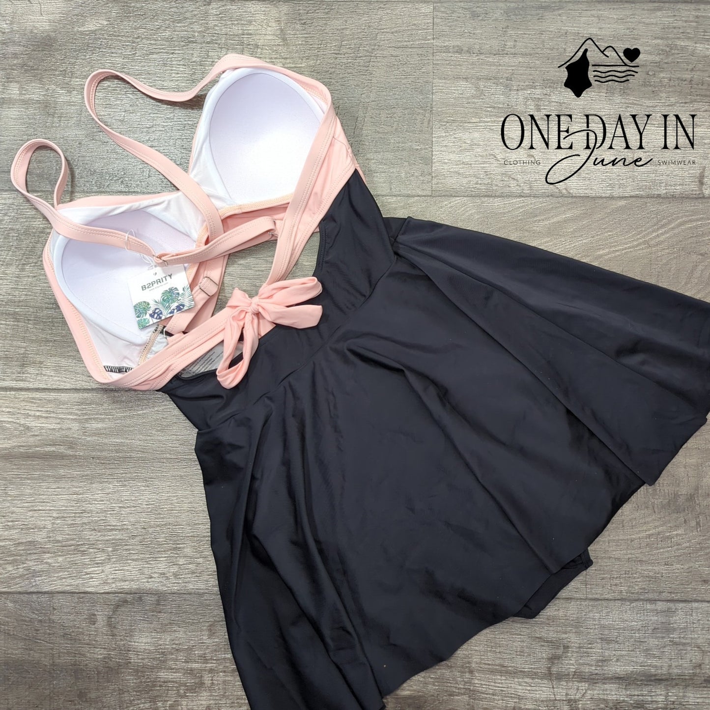 B2Prity Twist Front Cut Out Tie Back Swimdress One Piece Swimsuit Size M