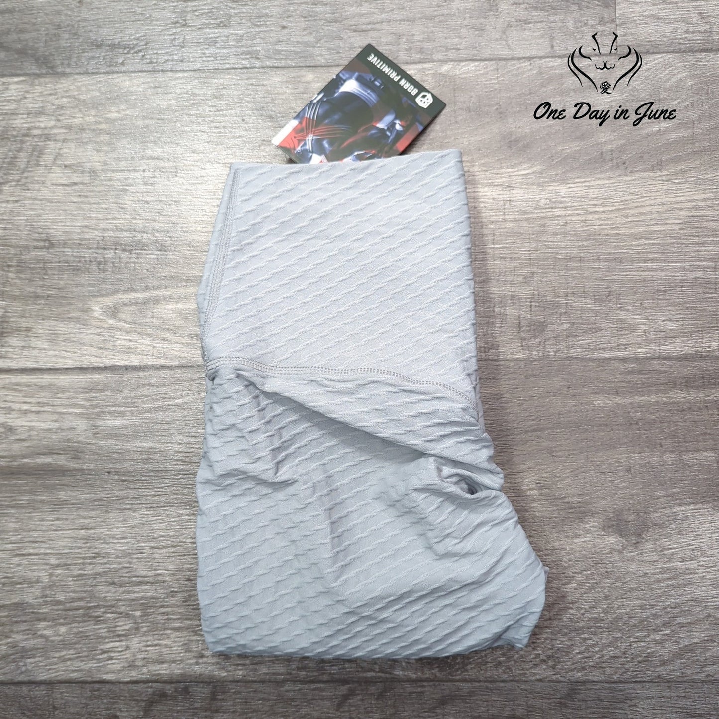 Born Primitive Ruched Bottom Yoga Pants Size M