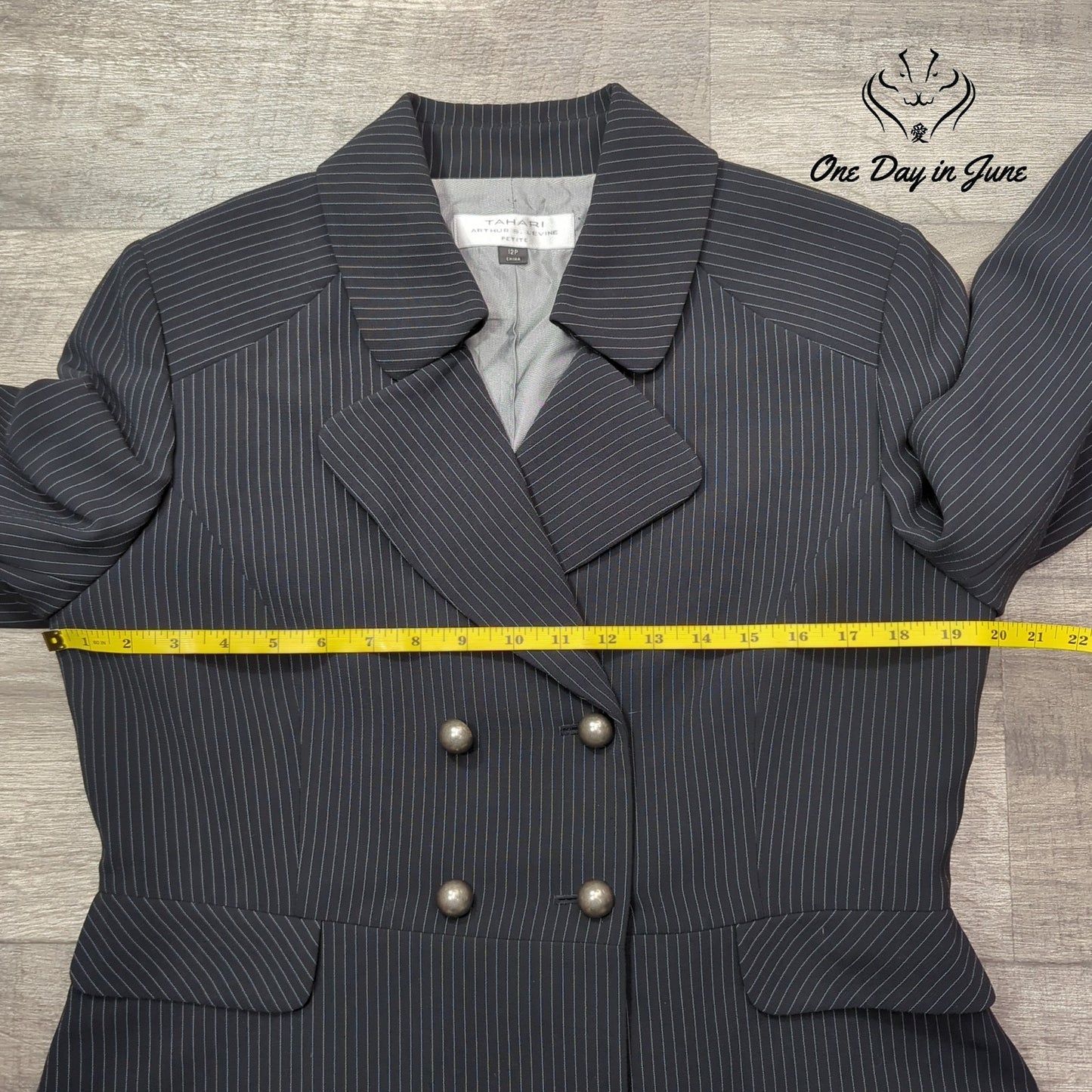Tahari Petite Pin Stripe Blazer Size 12P