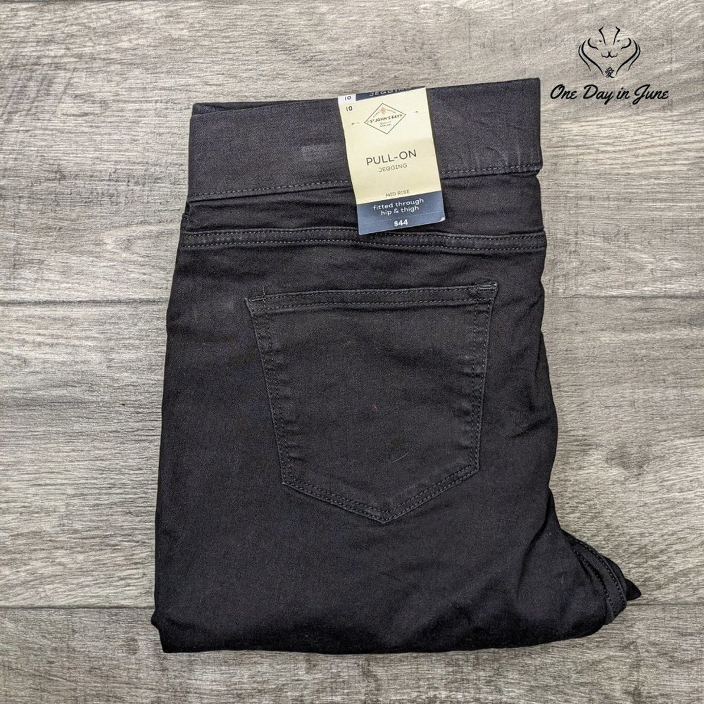 St. John's Bay Mid Rise Jegging Size 10