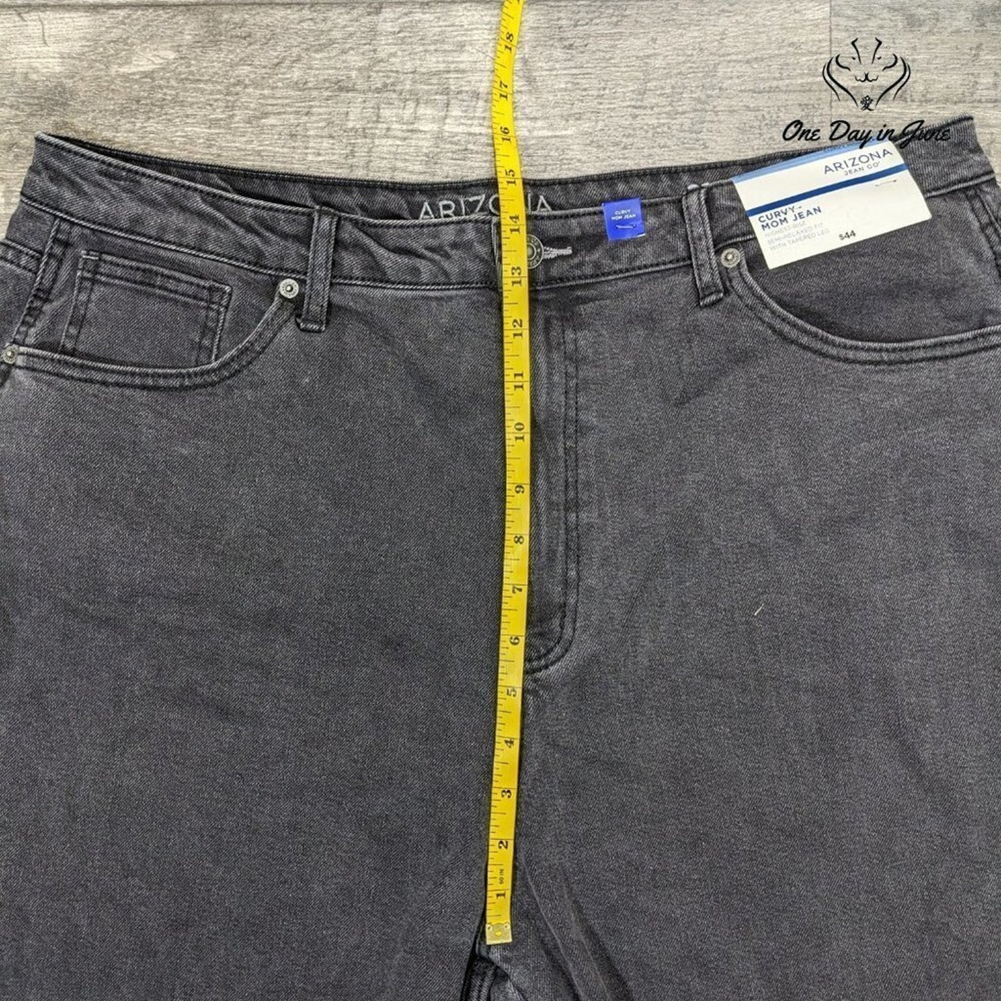 Arizona Jean Co. Juniors Highest Rise Curvy Mom Jeans Size 21