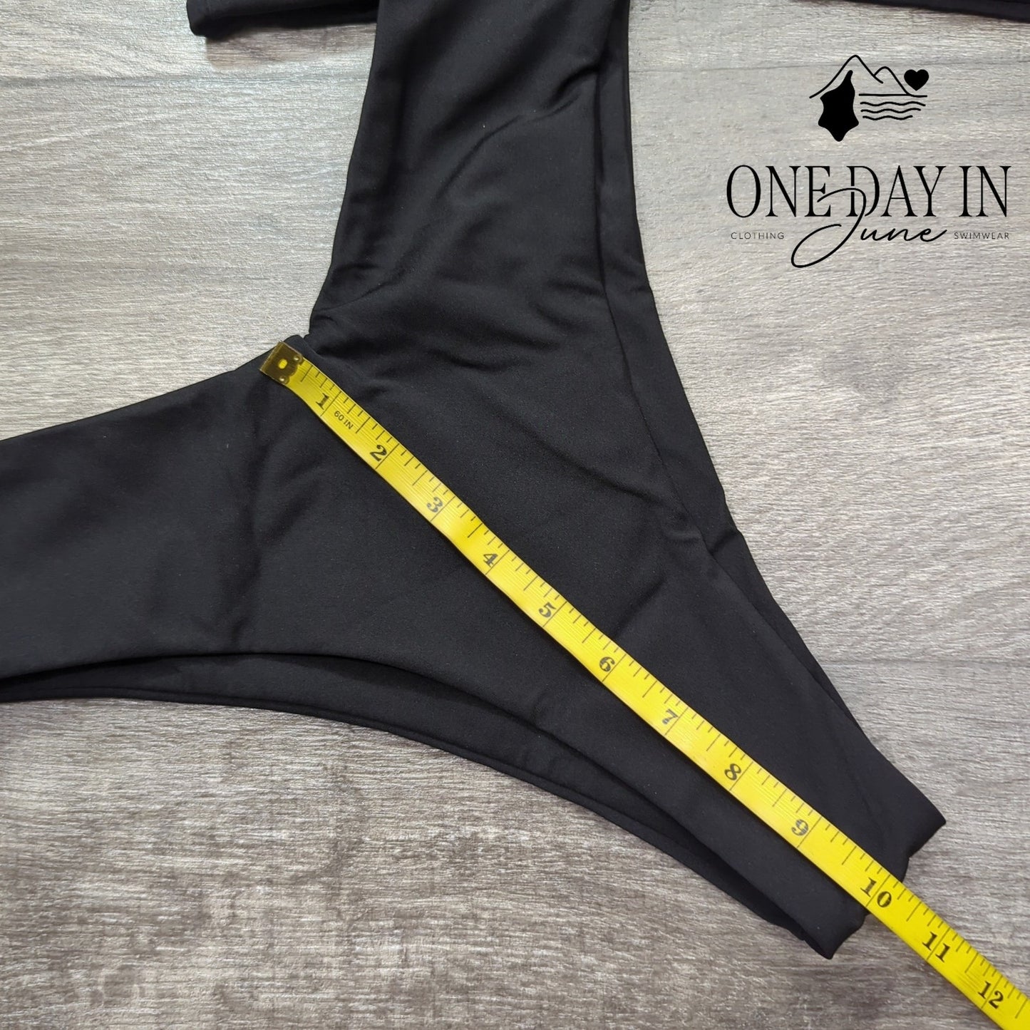CharmLeaks Knot Front High Cut Bikini Swimsuit Size S