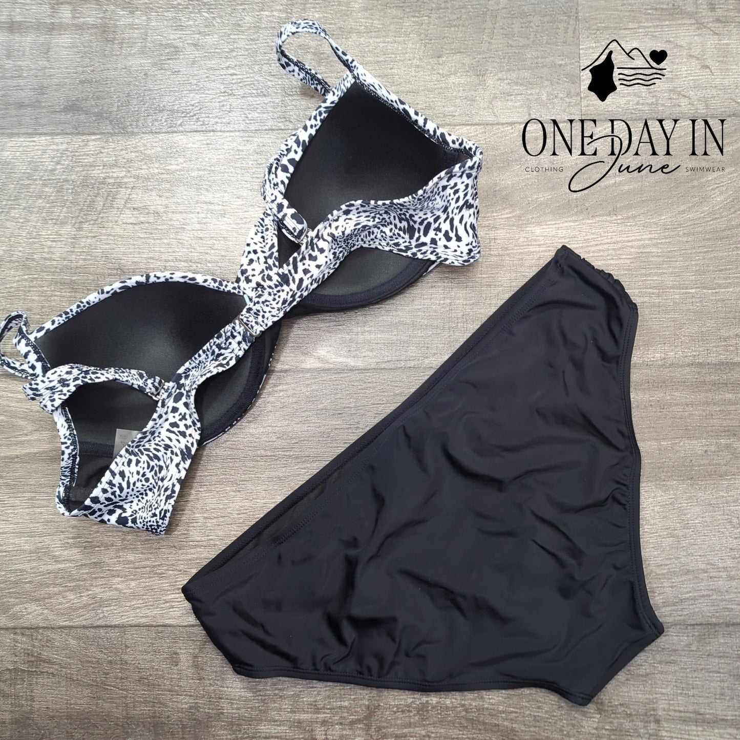 CharmLeaks Twist Front Molded Cup Bikini Swimsuit Size XL