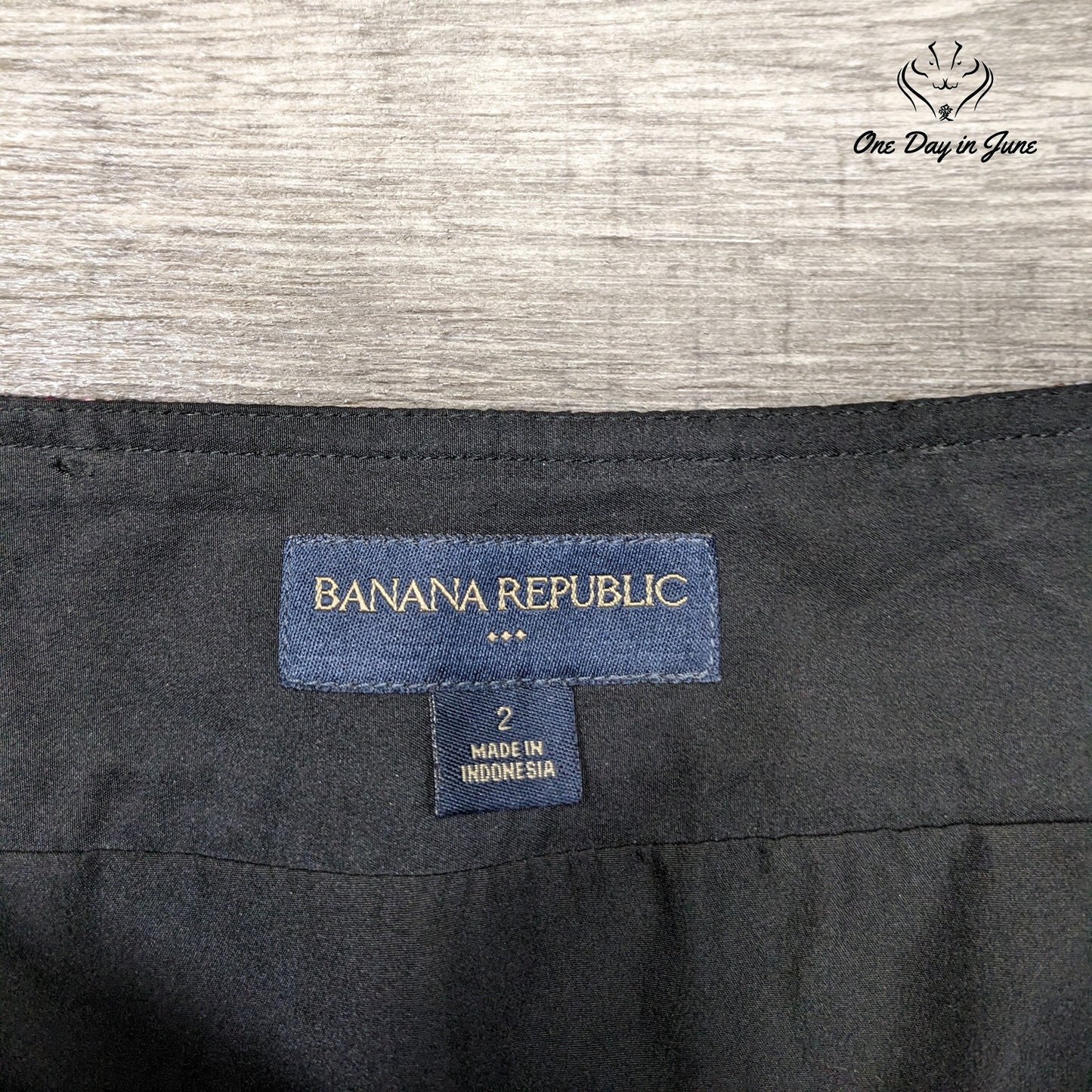 Banana Republic Short Pencil Skirt Size 2
