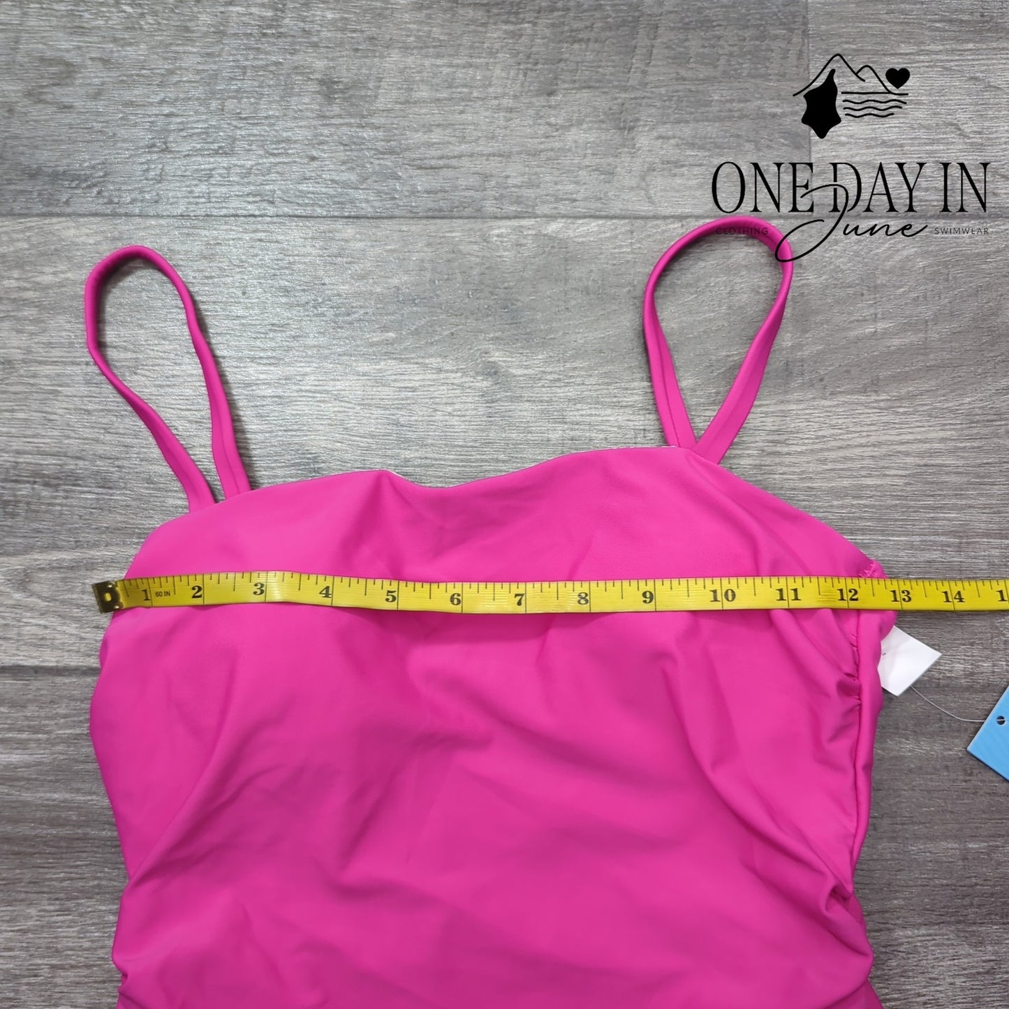Cupshe Straight Neck Tummy Control One Piece Swimsuit Size S