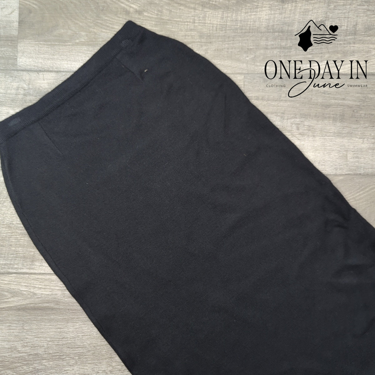 Frances Kahn Black Textured Knit Maxi A-Line Skirt NWT Size M
