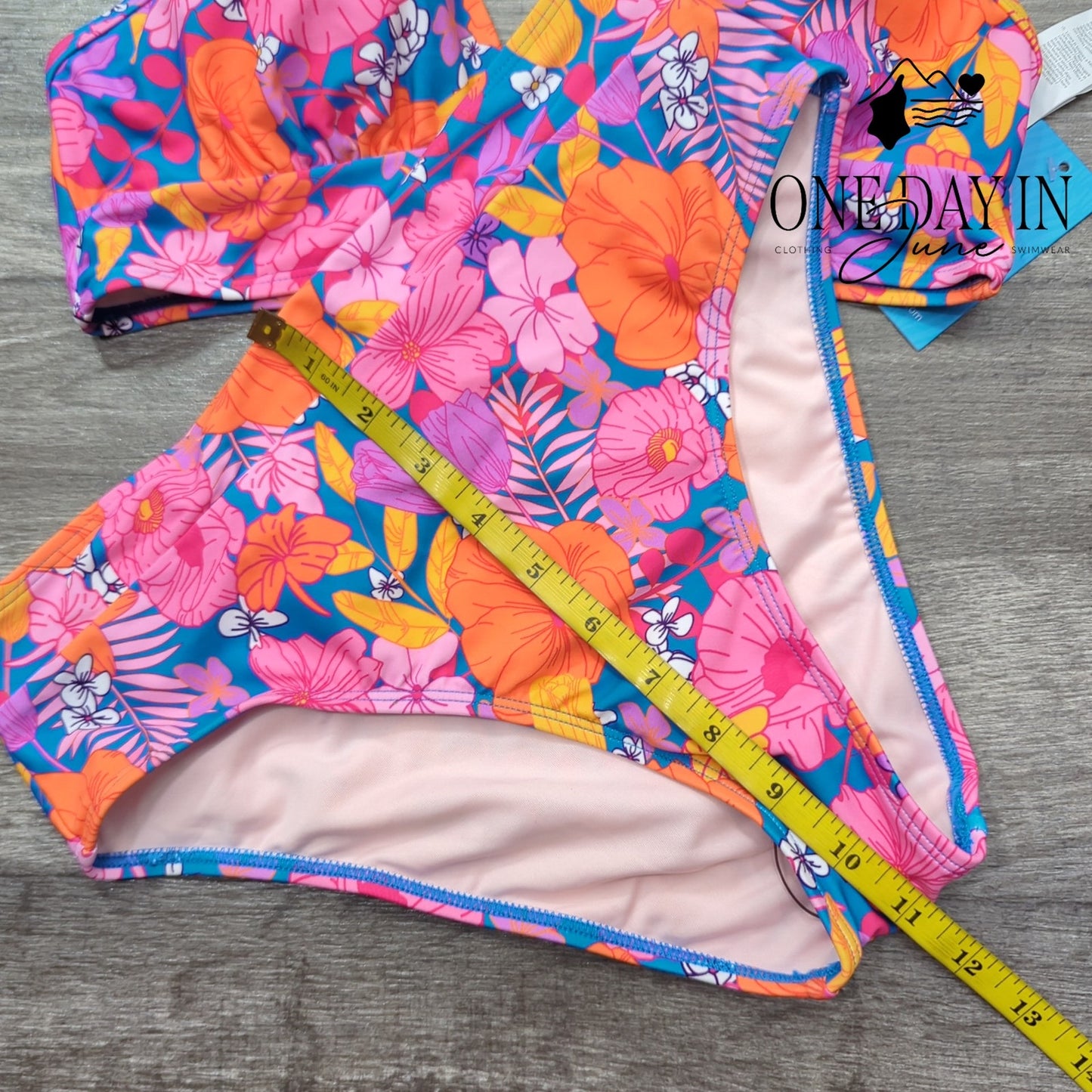 Cupshe Ruffle Shoulder Bikini Swimsuit Size S