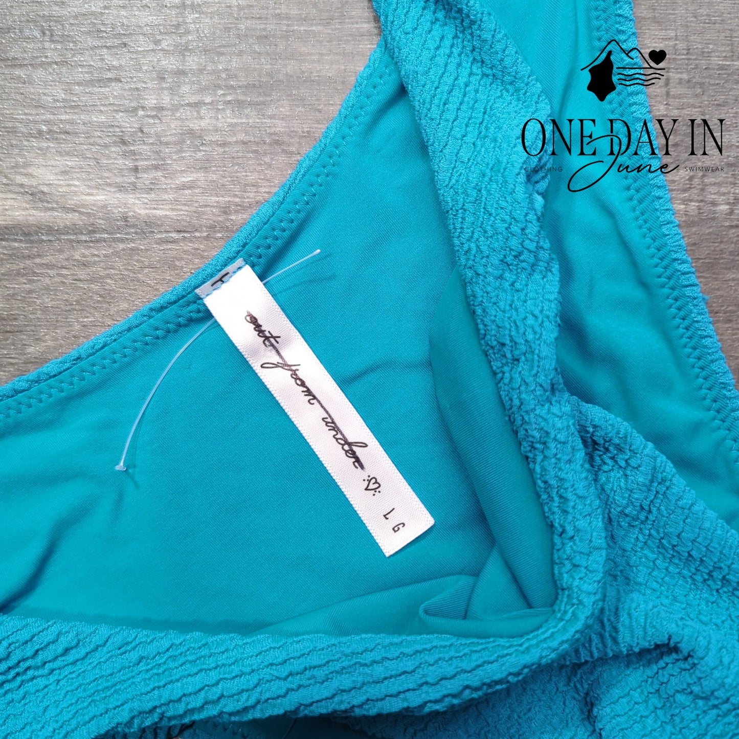 Out From Under Textured Cheeky Bikini Bottom Size L