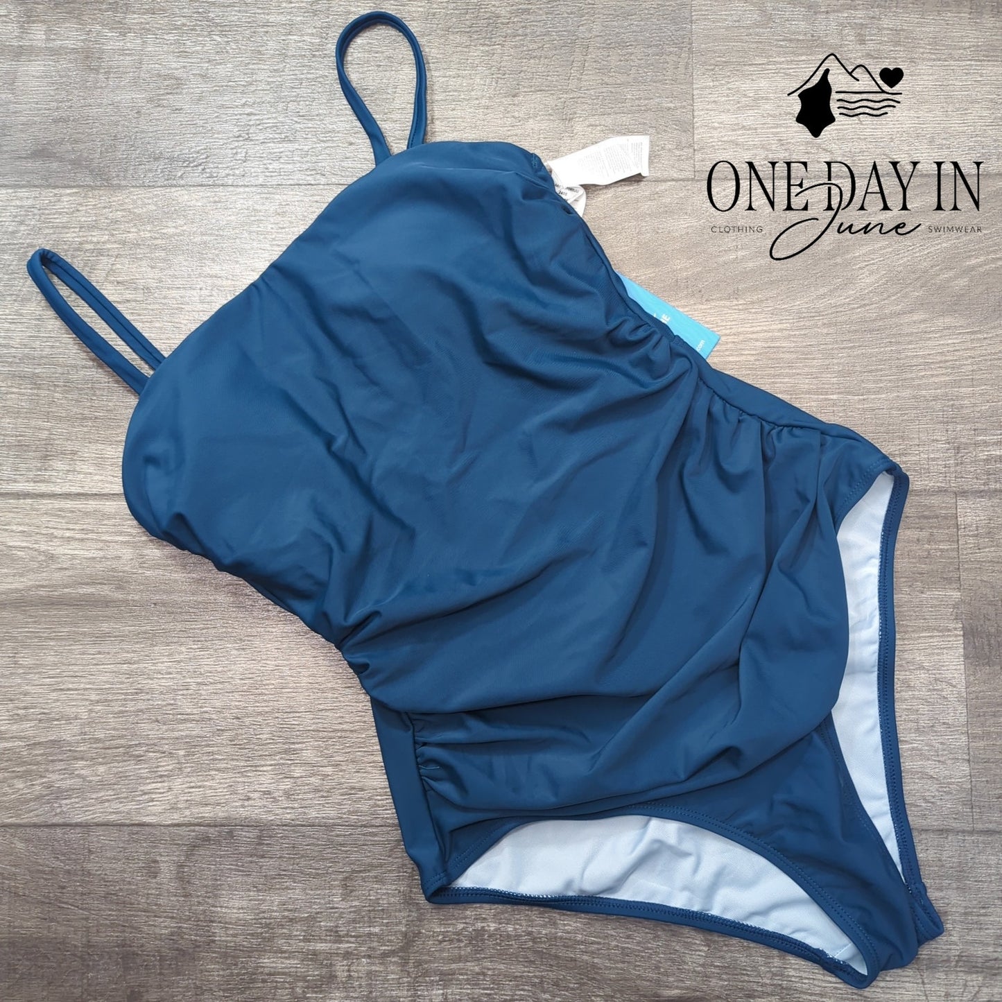 Cupshe Straight Neck Tummy Control One Piece Swimsuit Size M