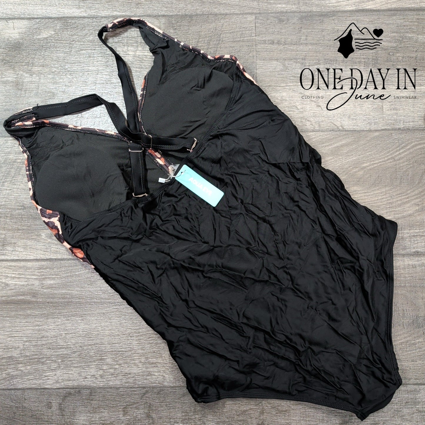 Aqua Eve Plus Size Tummy Control Cross Back One Piece Swimsuit Size 18W