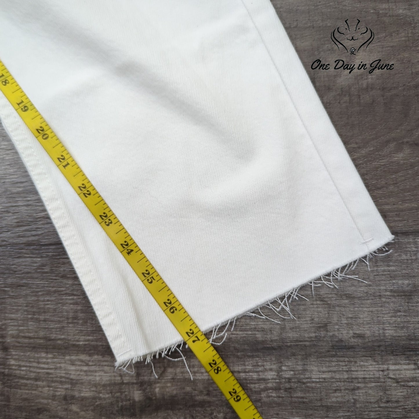MNG Blanca Cropped Straight Jeans Size 8